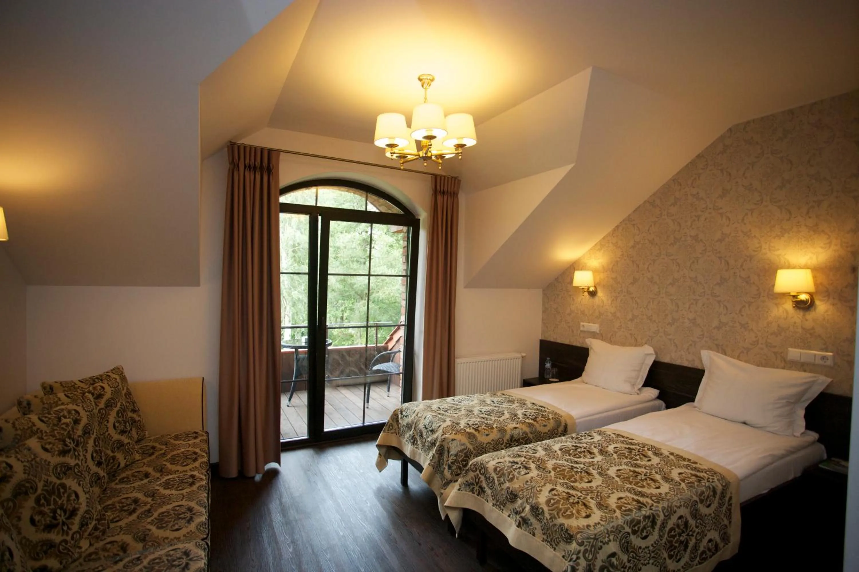 Restaurant/places to eat, Bed in Dzūkijos dvaras