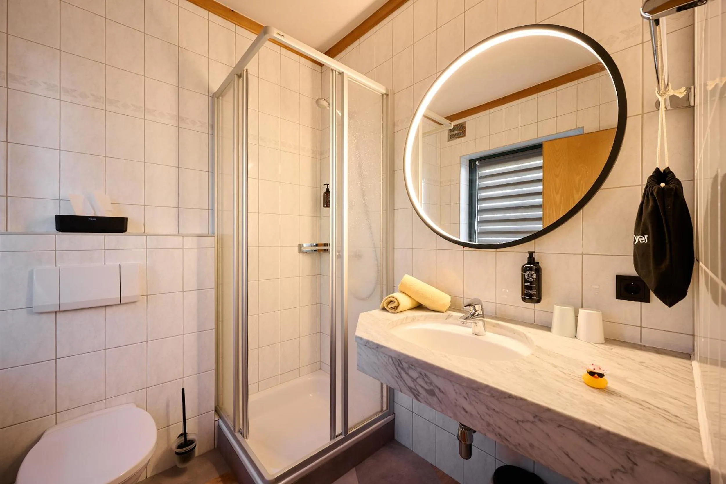 Photo of the whole room in Boutique House happYellow Saalbach