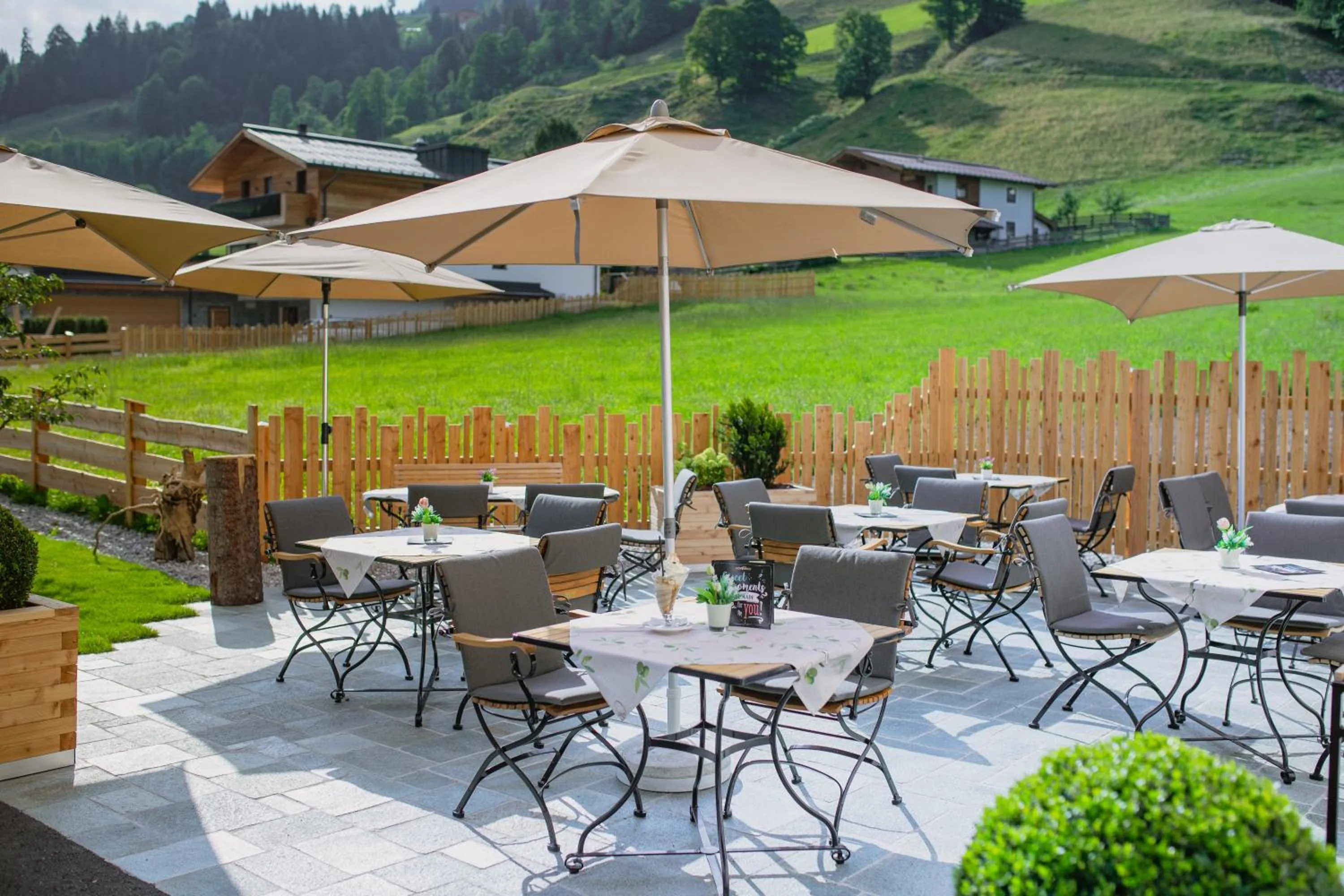 Patio in Boutique House happYellow Saalbach