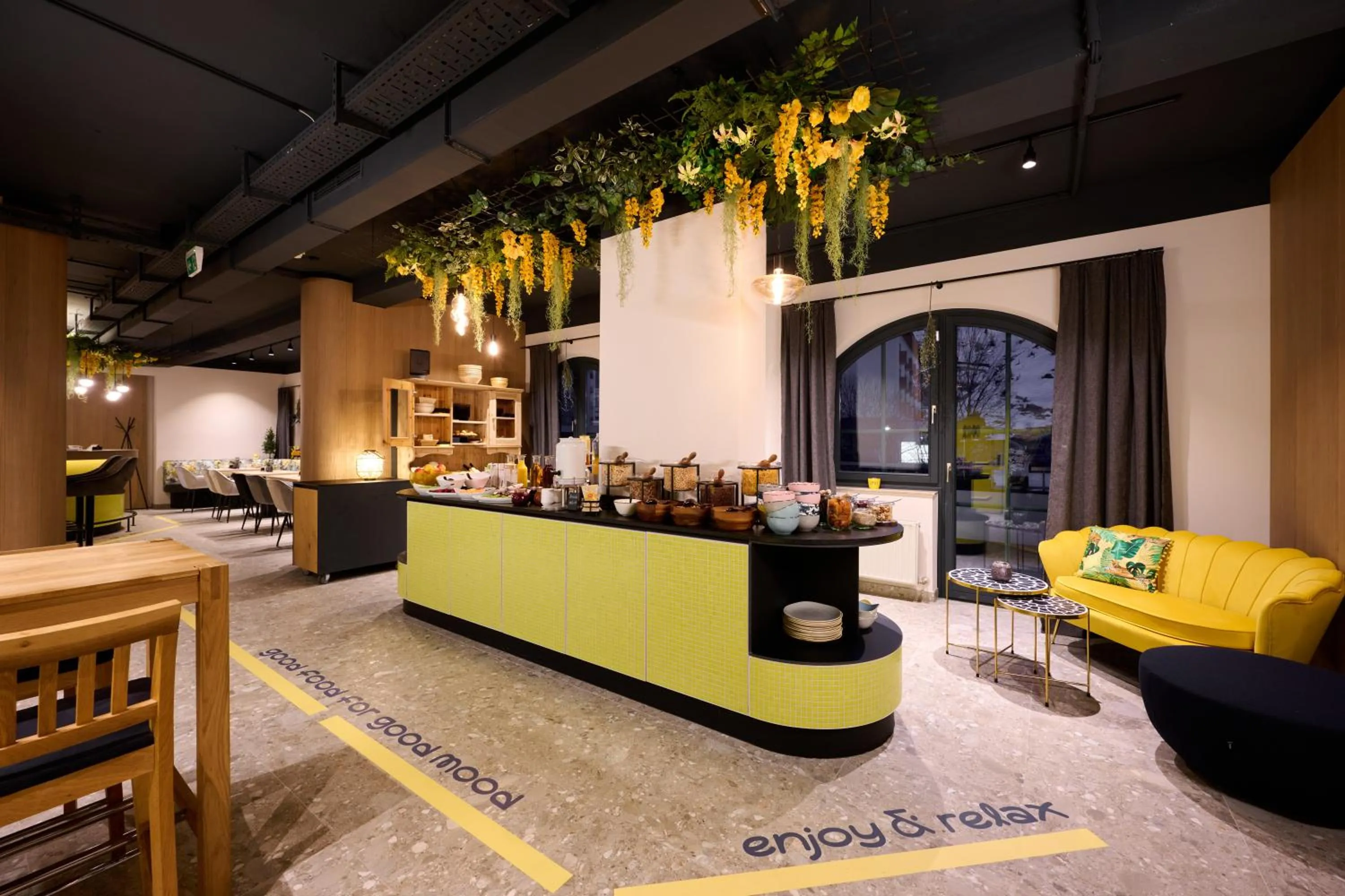 Breakfast in Boutique House happYellow Saalbach