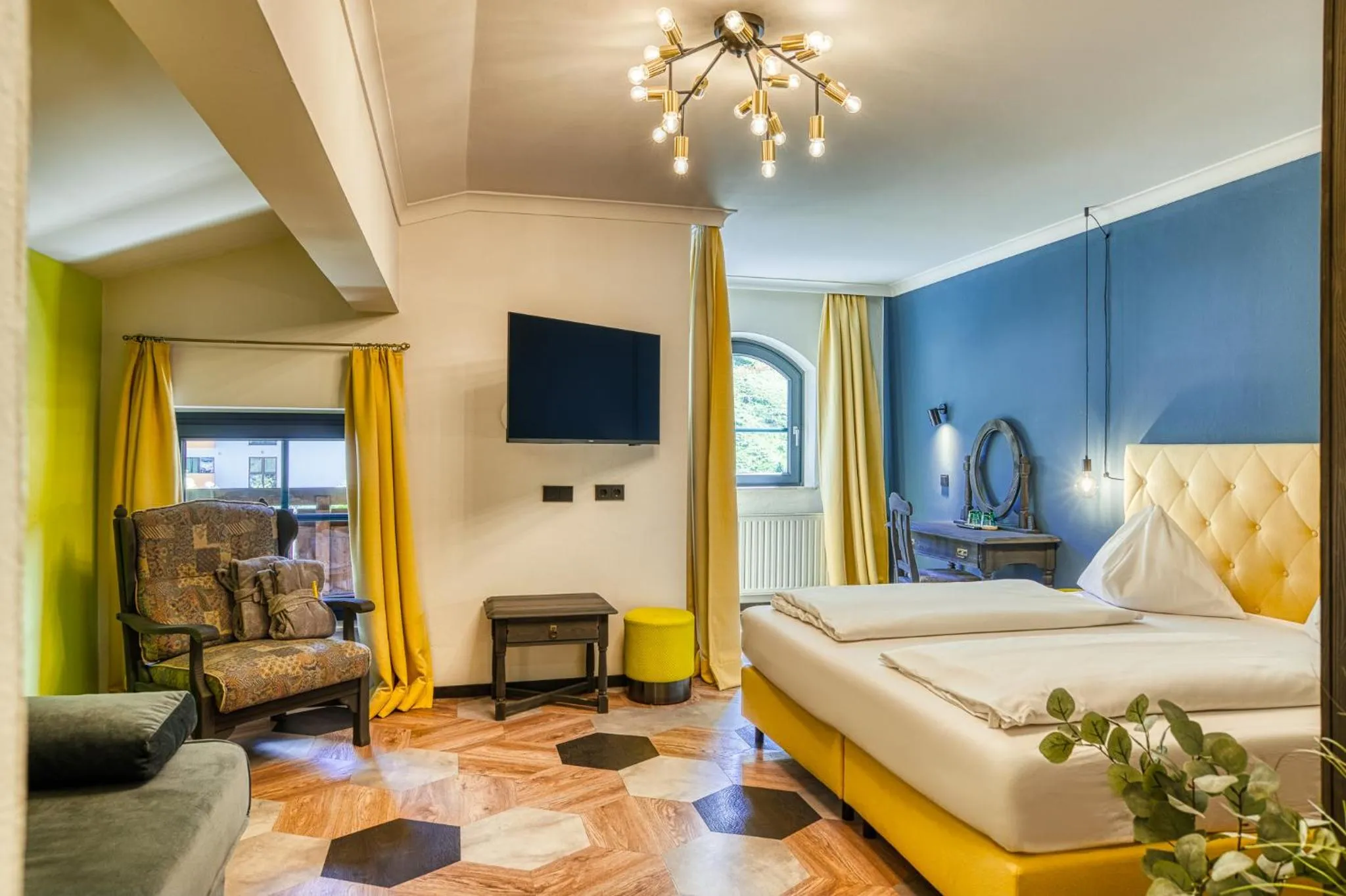 Photo of the whole room, Bed in Boutique House happYellow Saalbach