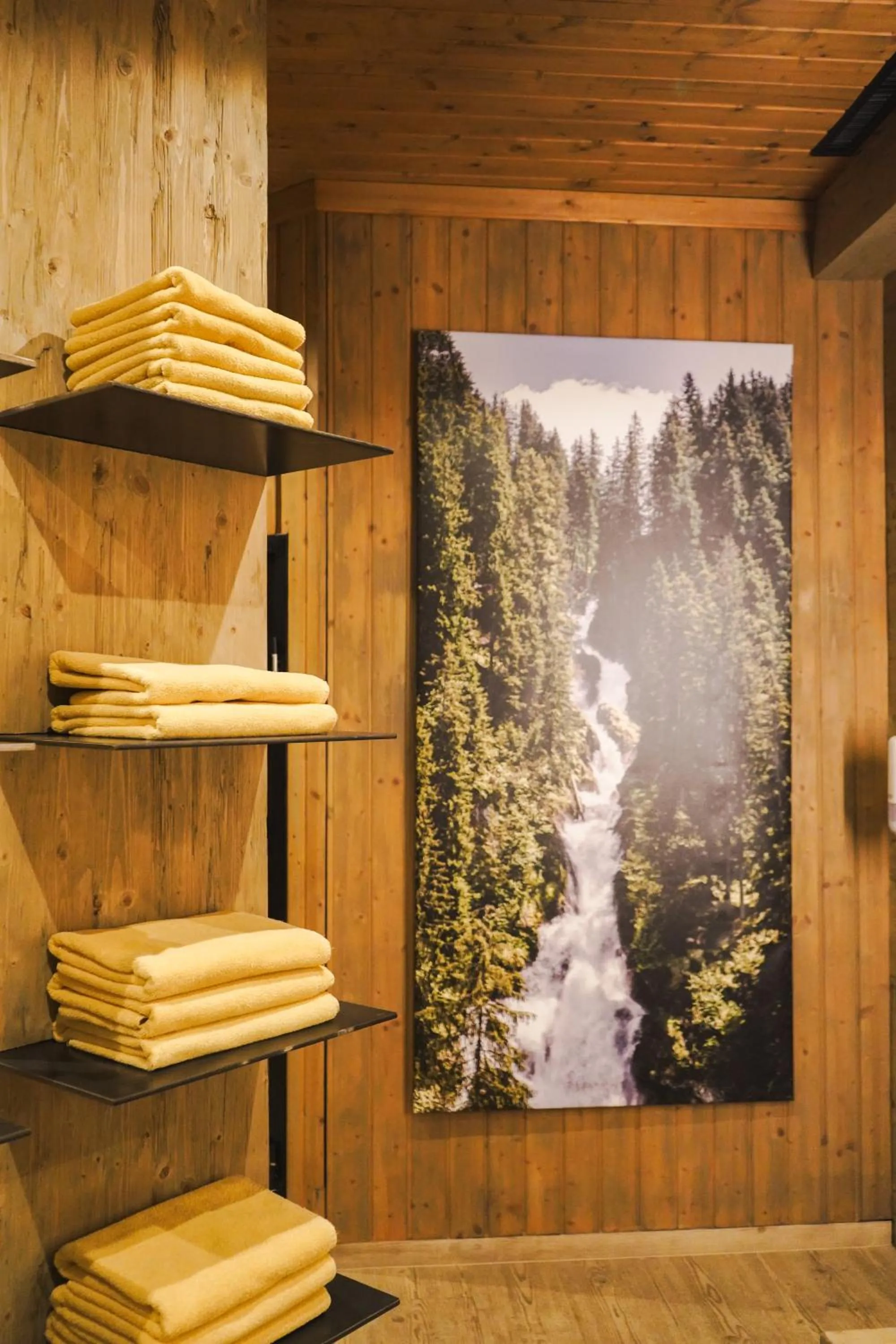 Spa and wellness centre/facilities in Boutique House happYellow Saalbach