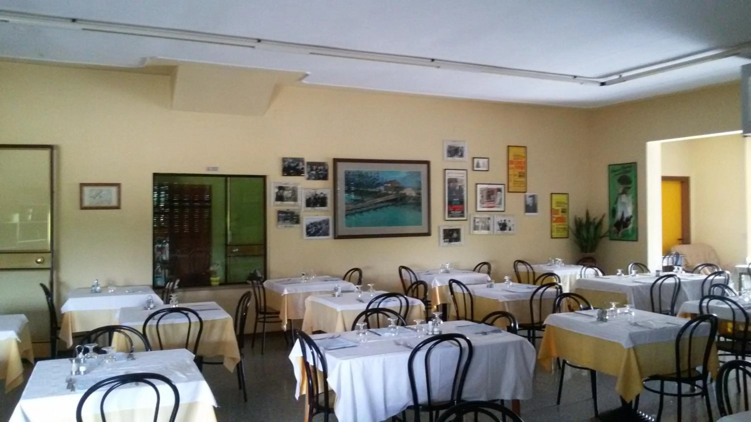 Restaurant/places to eat in Albergo del Po