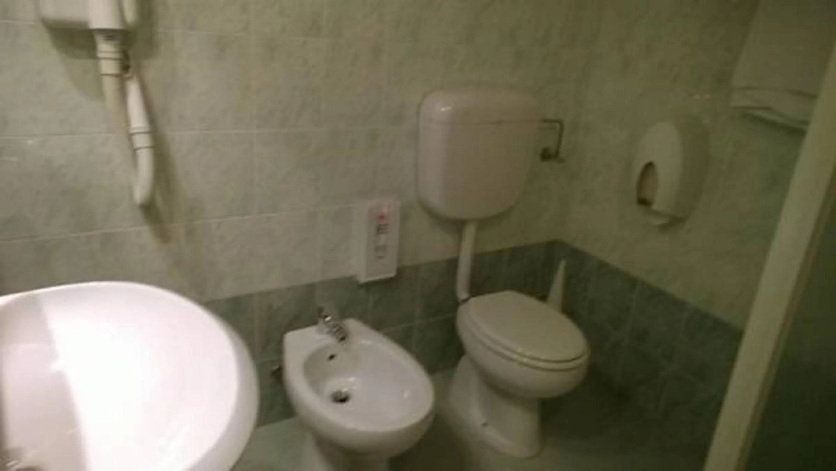 Bathroom in Albergo del Po