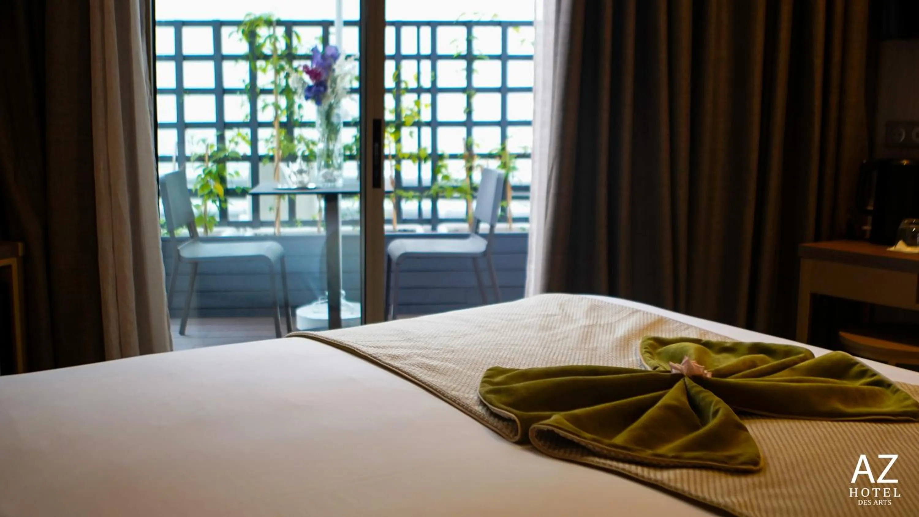 Bed in AZ hôtel des arts