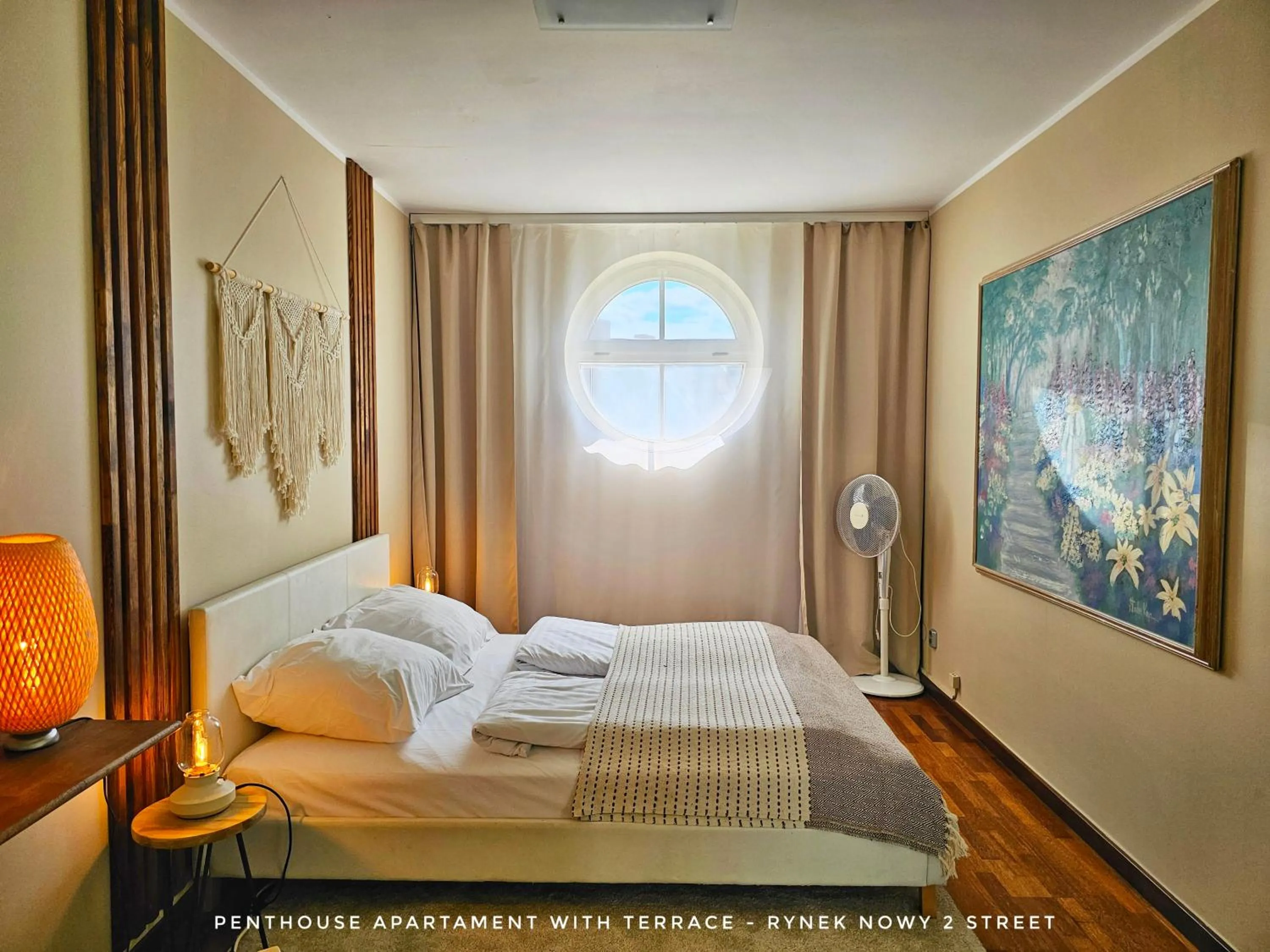 Bed in 5-stars Apartments - Old Town