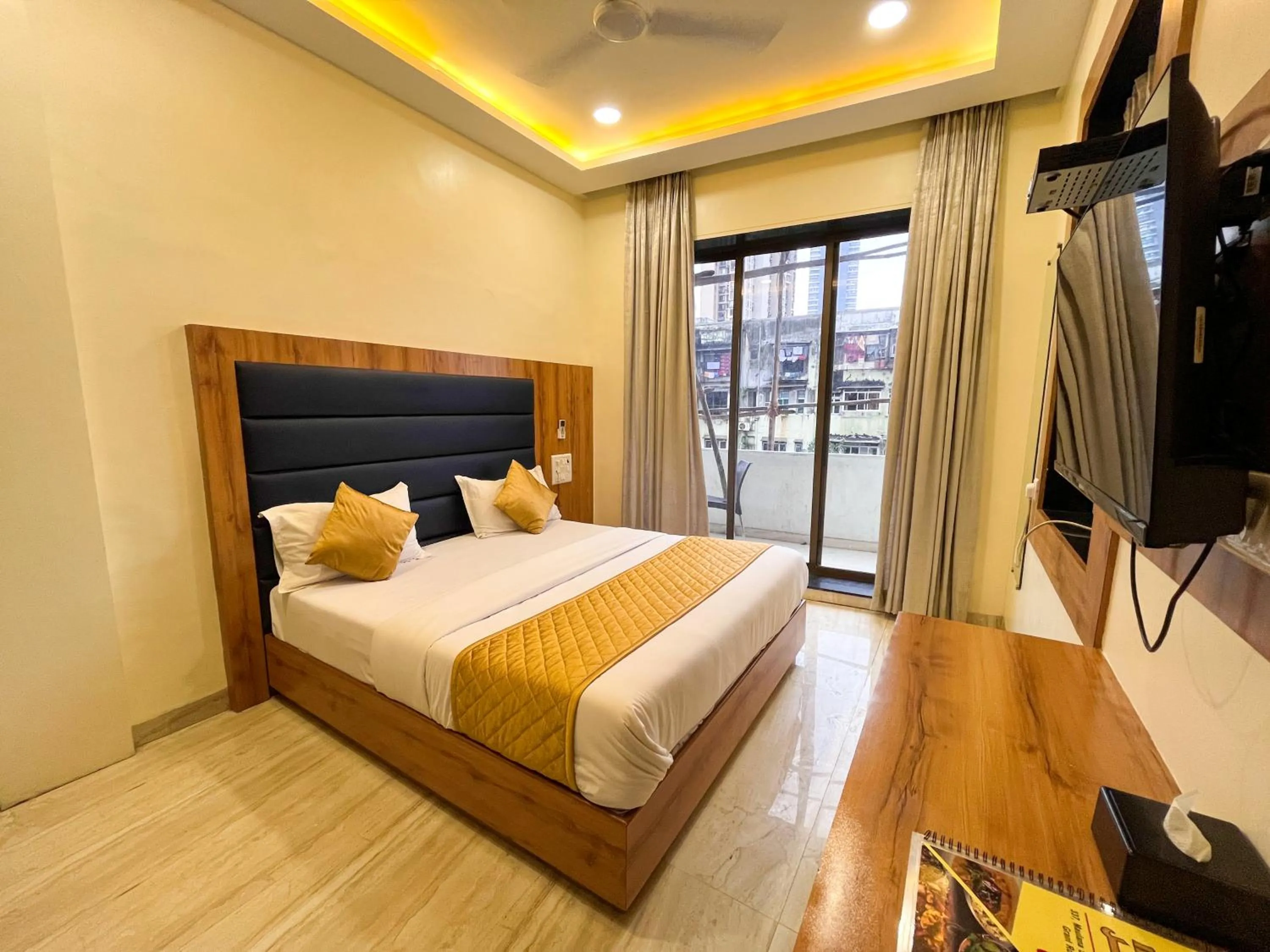 Bed in Hotel National - Grant Road