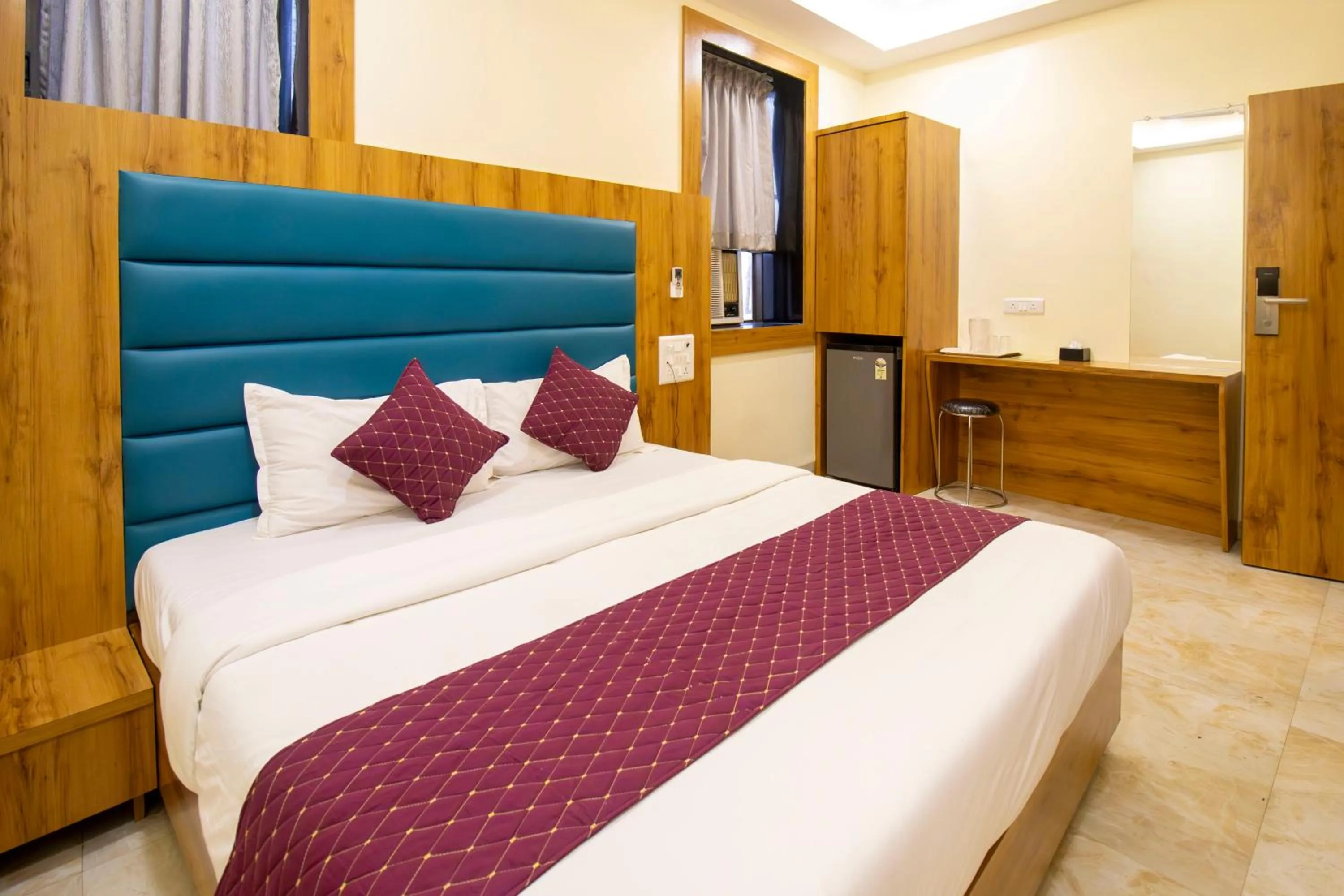 Bed in Hotel National - Grant Road