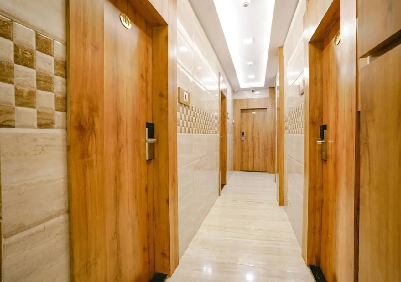 Property building in Hotel National - Grant Road