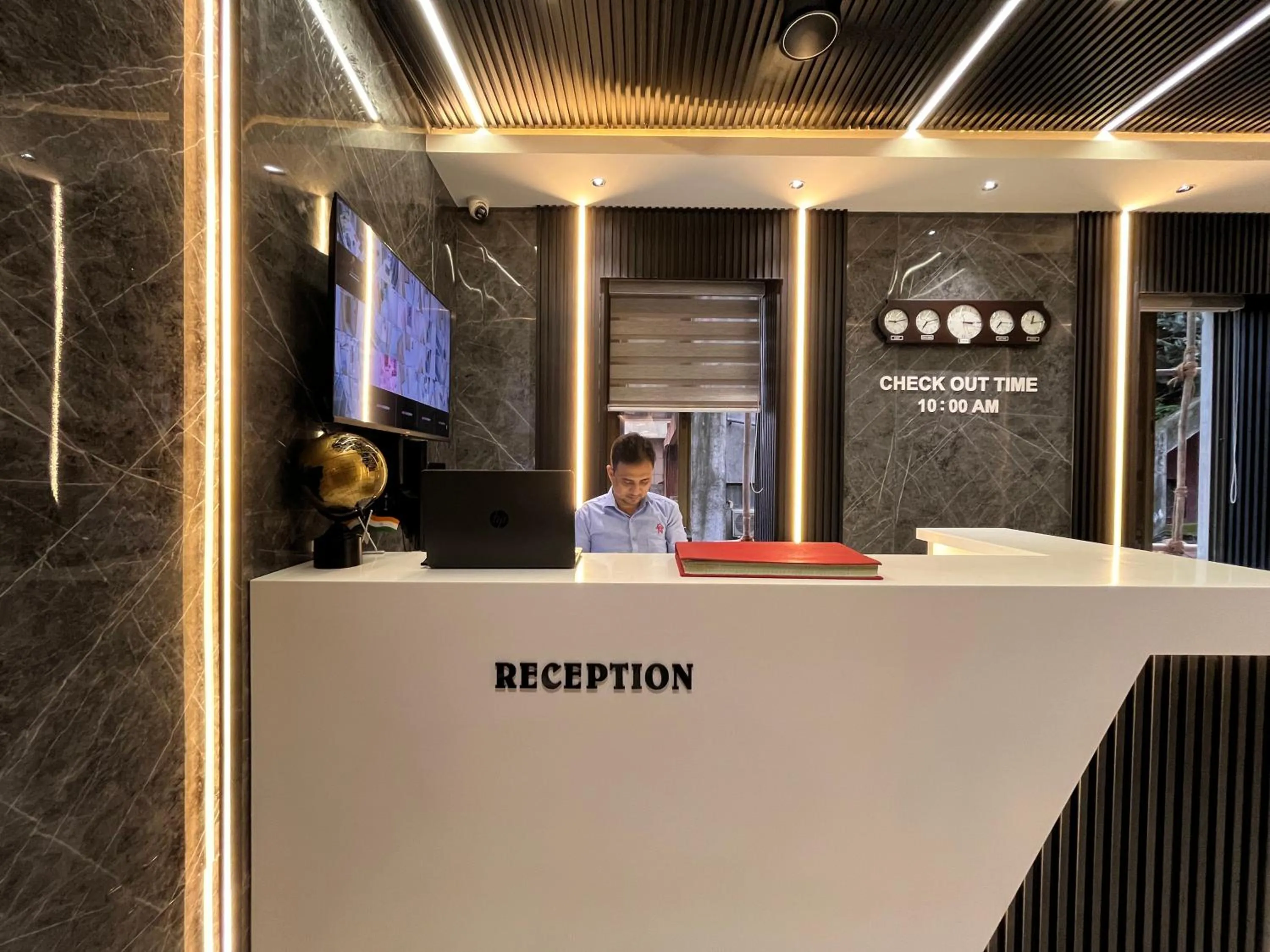 Lobby or reception in Hotel National - Grant Road
