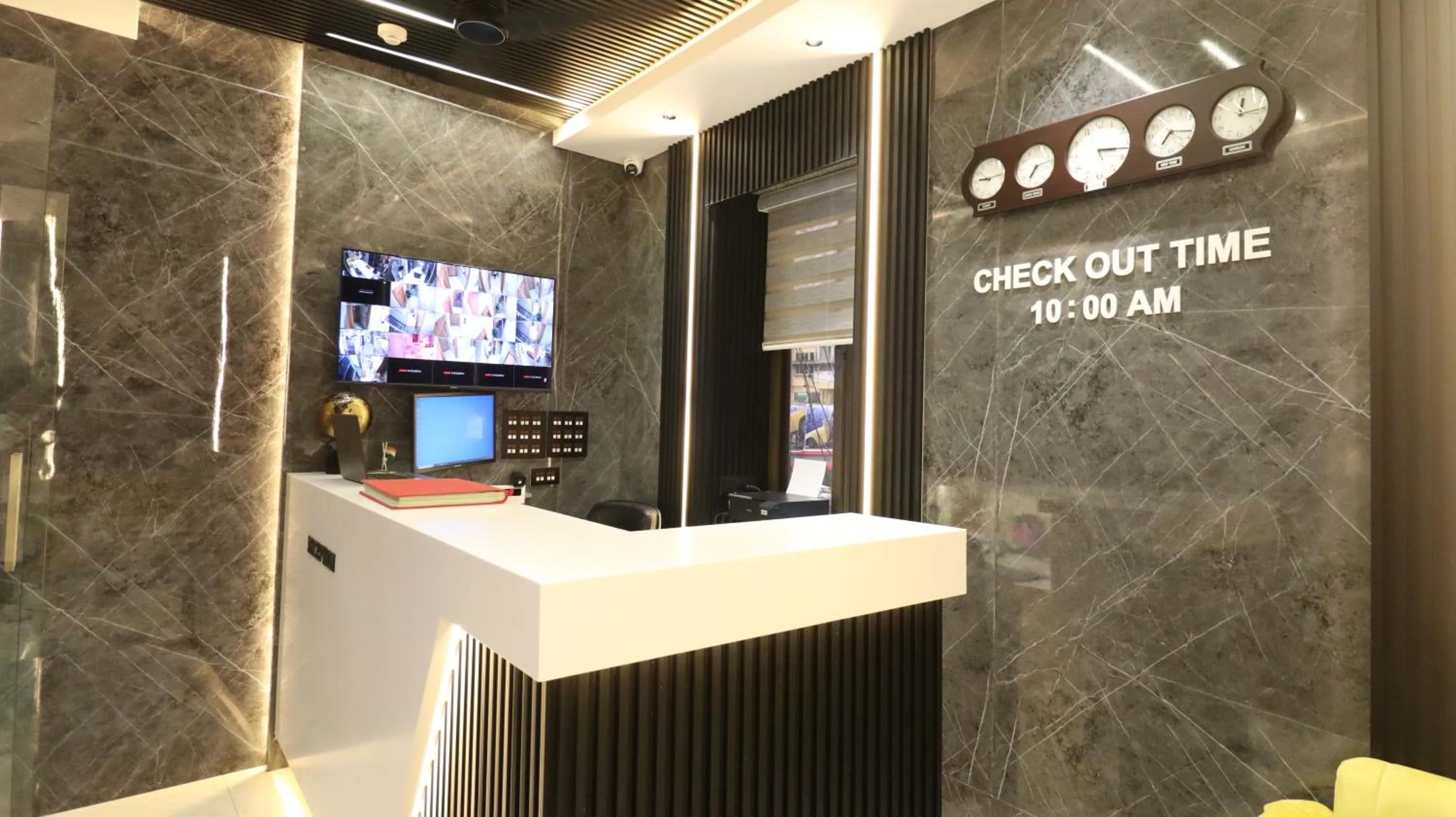 Lobby or reception in Hotel National - Grant Road