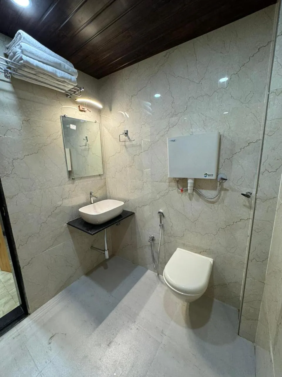 Bathroom in Hotel National - Grant Road