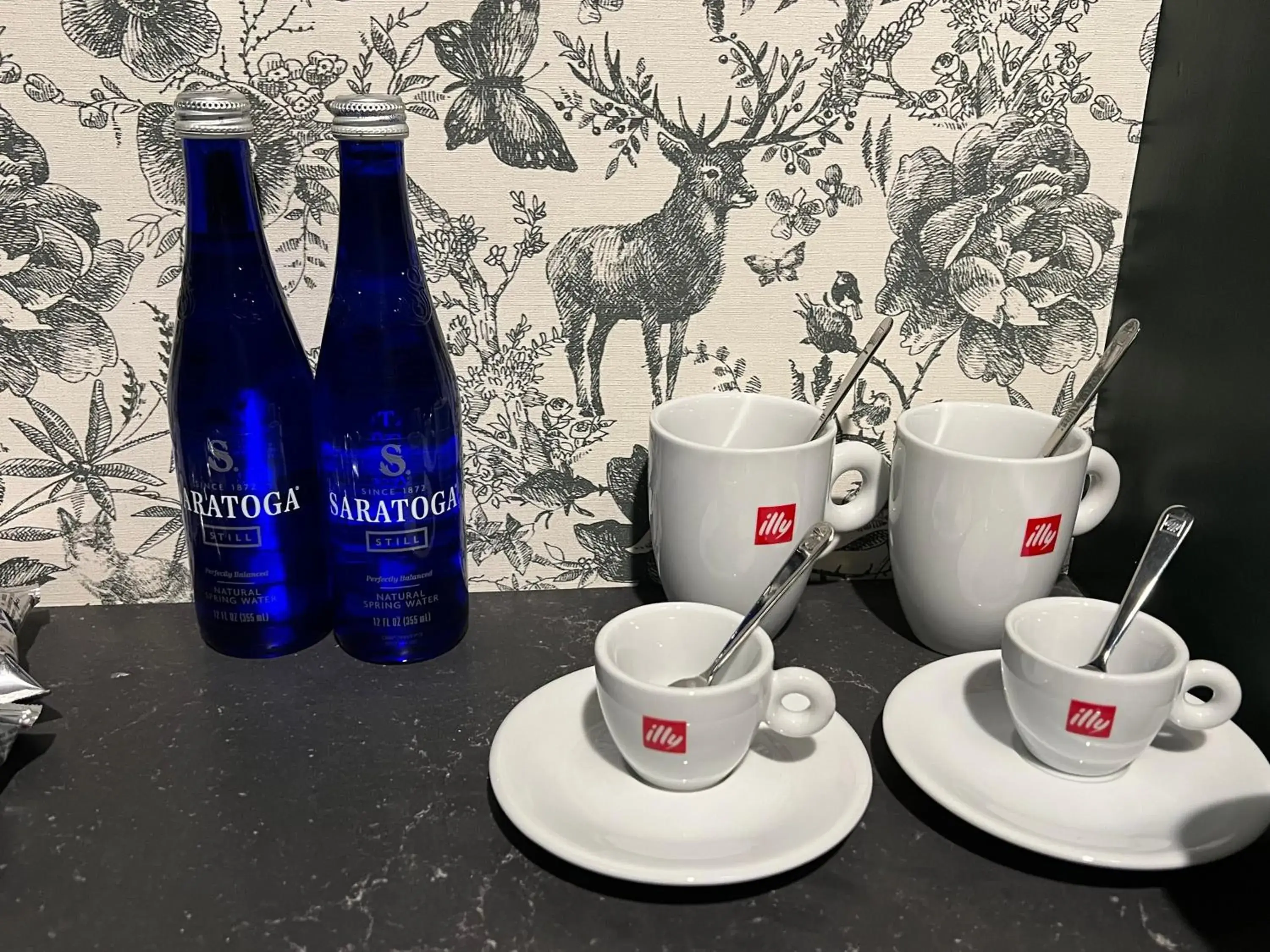 One-Bedroom Suite in Hotel Brookmere & Arbor Spa One-Bedroom Suite in Hotel Brookmere & Arbor Spa