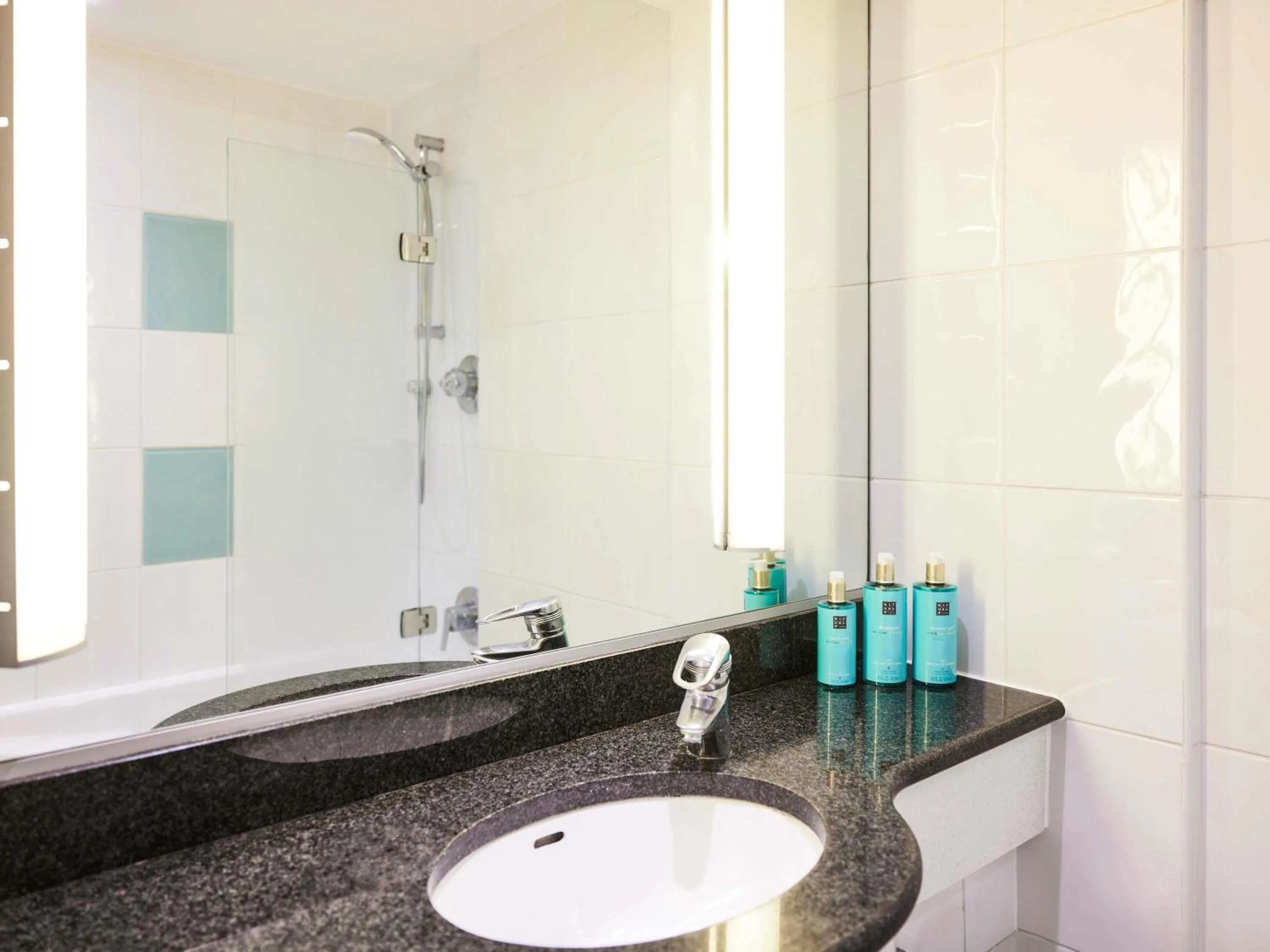 Bedroom in Novotel Bristol Centre