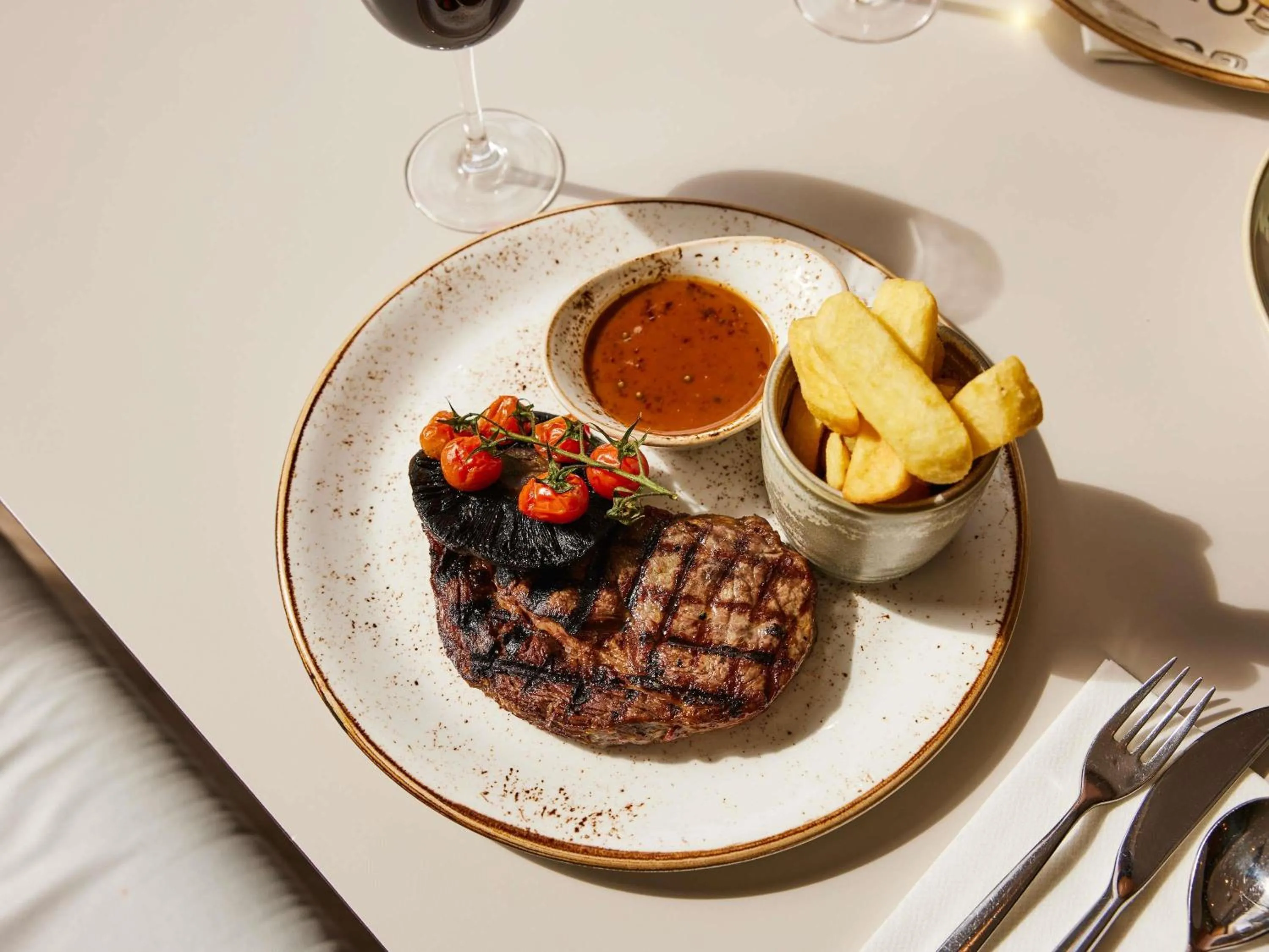 Restaurant/places to eat in Novotel Bristol Centre