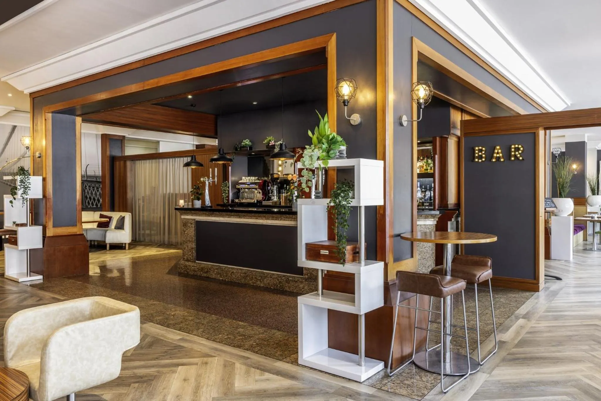 Lounge or bar in Novotel Bristol Centre