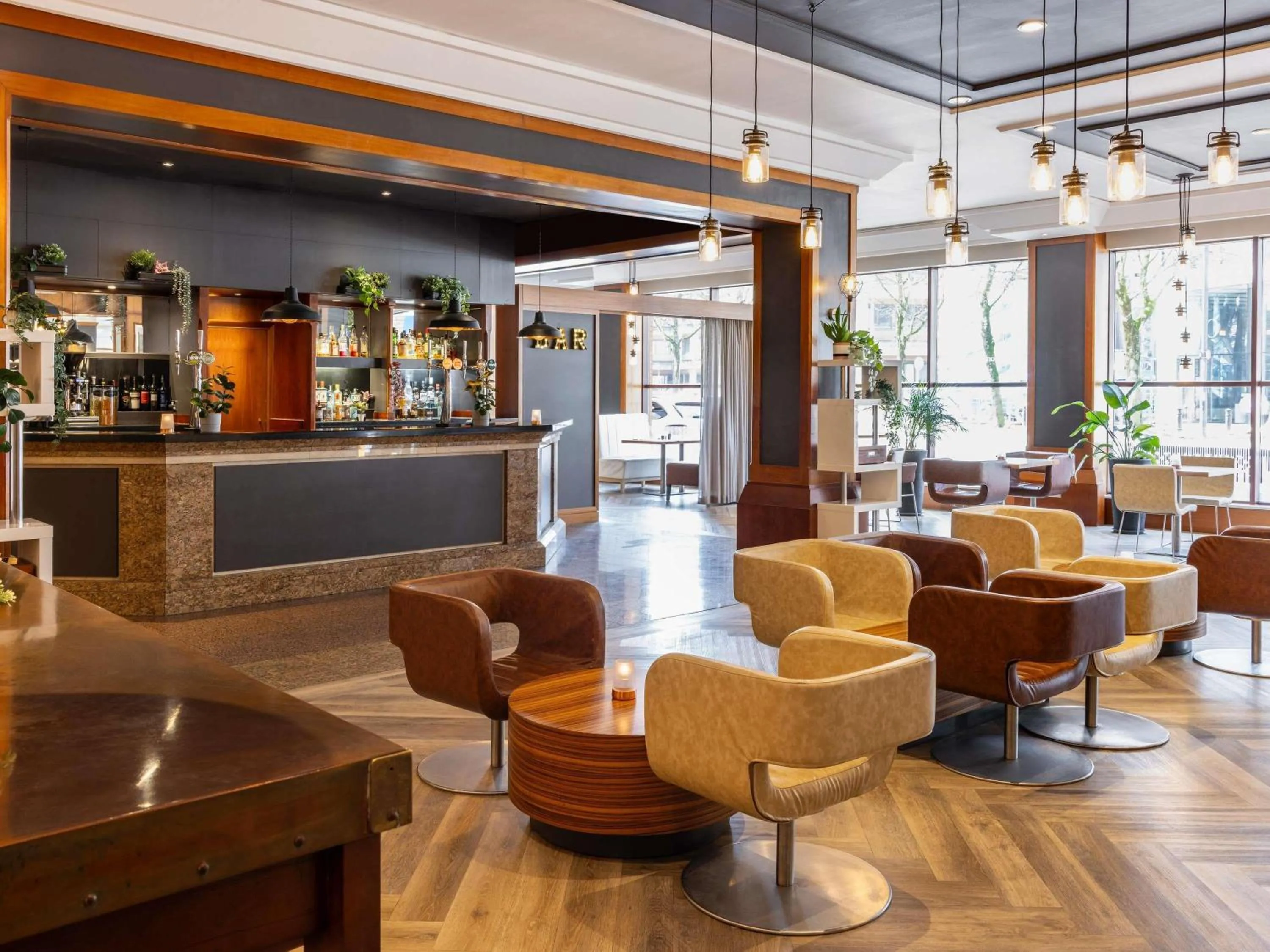Lounge or bar in Novotel Bristol Centre