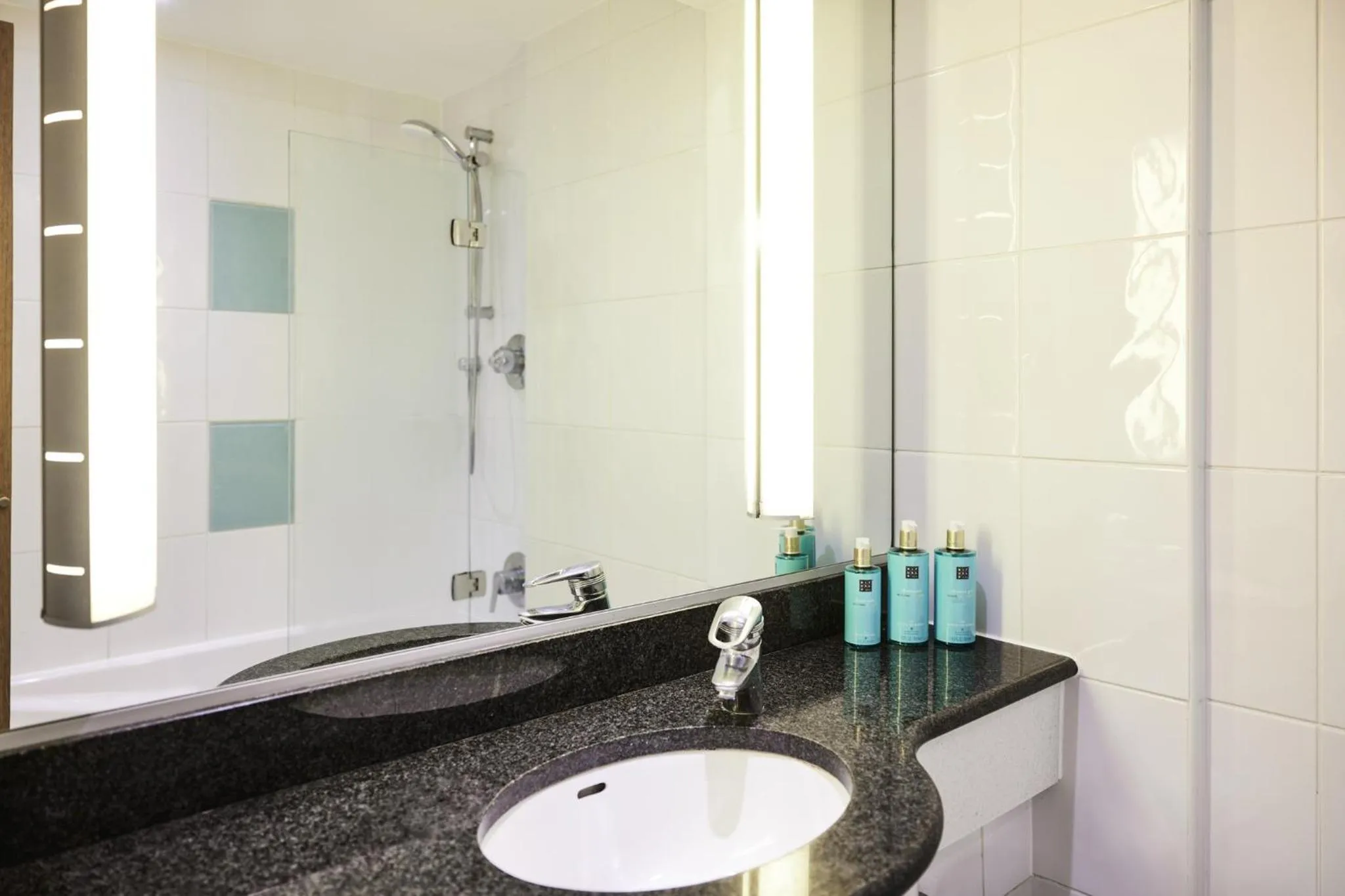 Bathroom in Novotel Bristol Centre