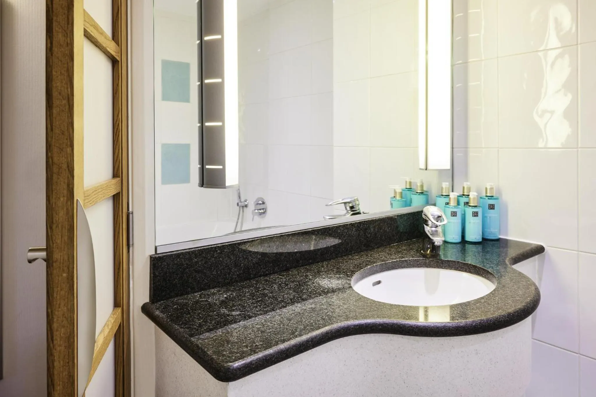 Bathroom in Novotel Bristol Centre