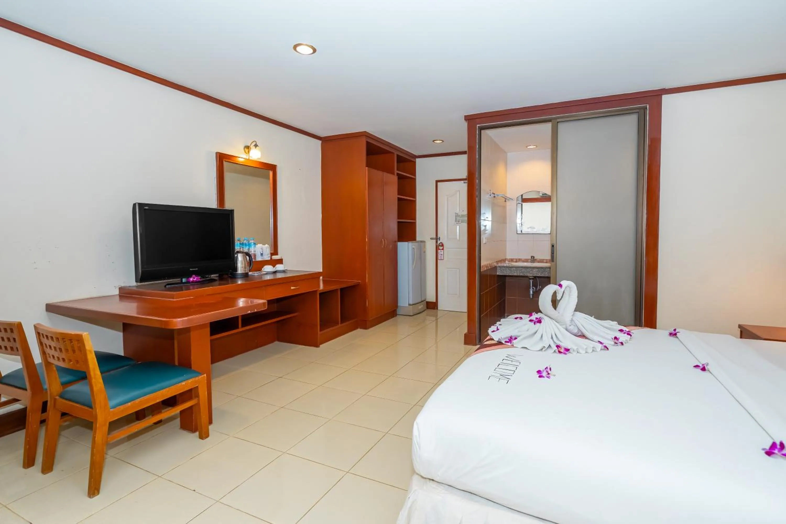 Bed in Outdoor Inn Kata Hotel