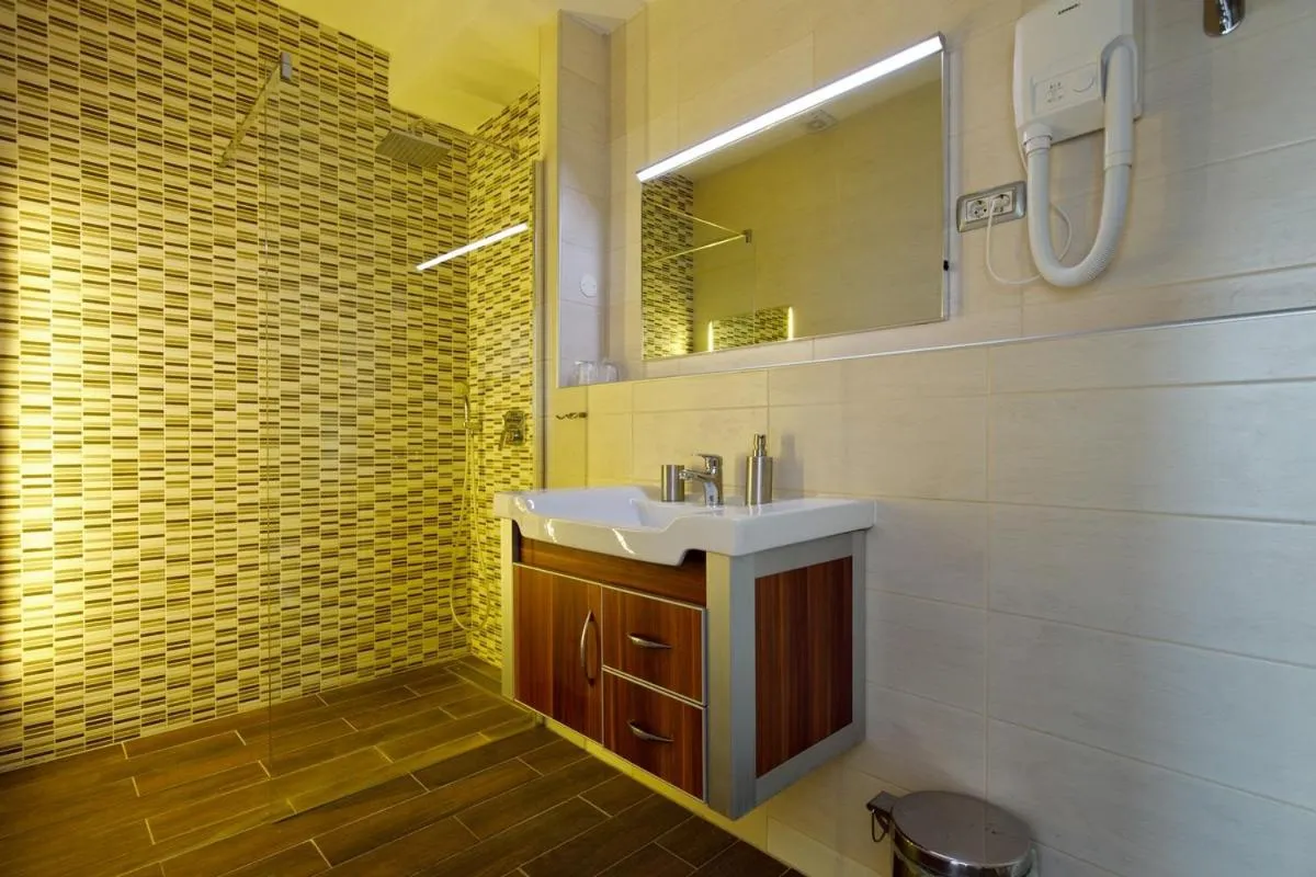 Bathroom in Ark Beach Apartments