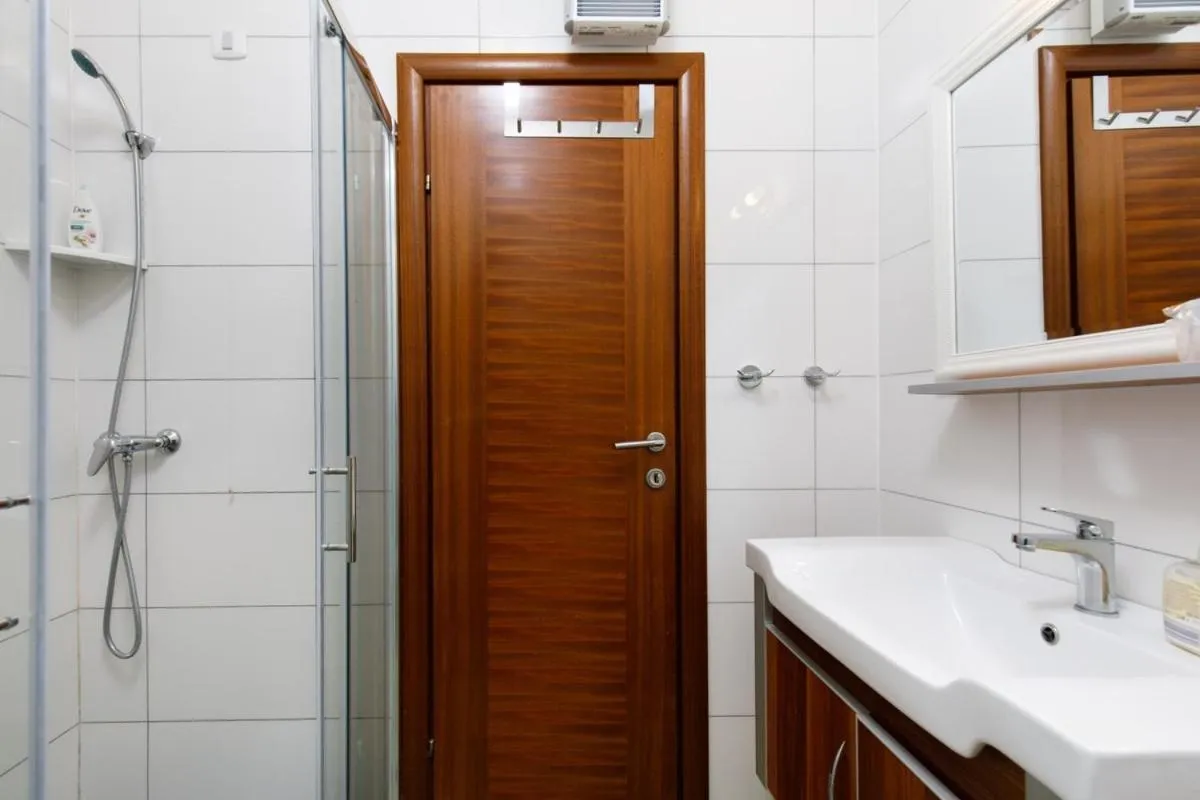 Bathroom in Ark Beach Apartments