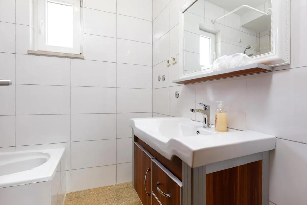 Bathroom in Ark Beach Apartments