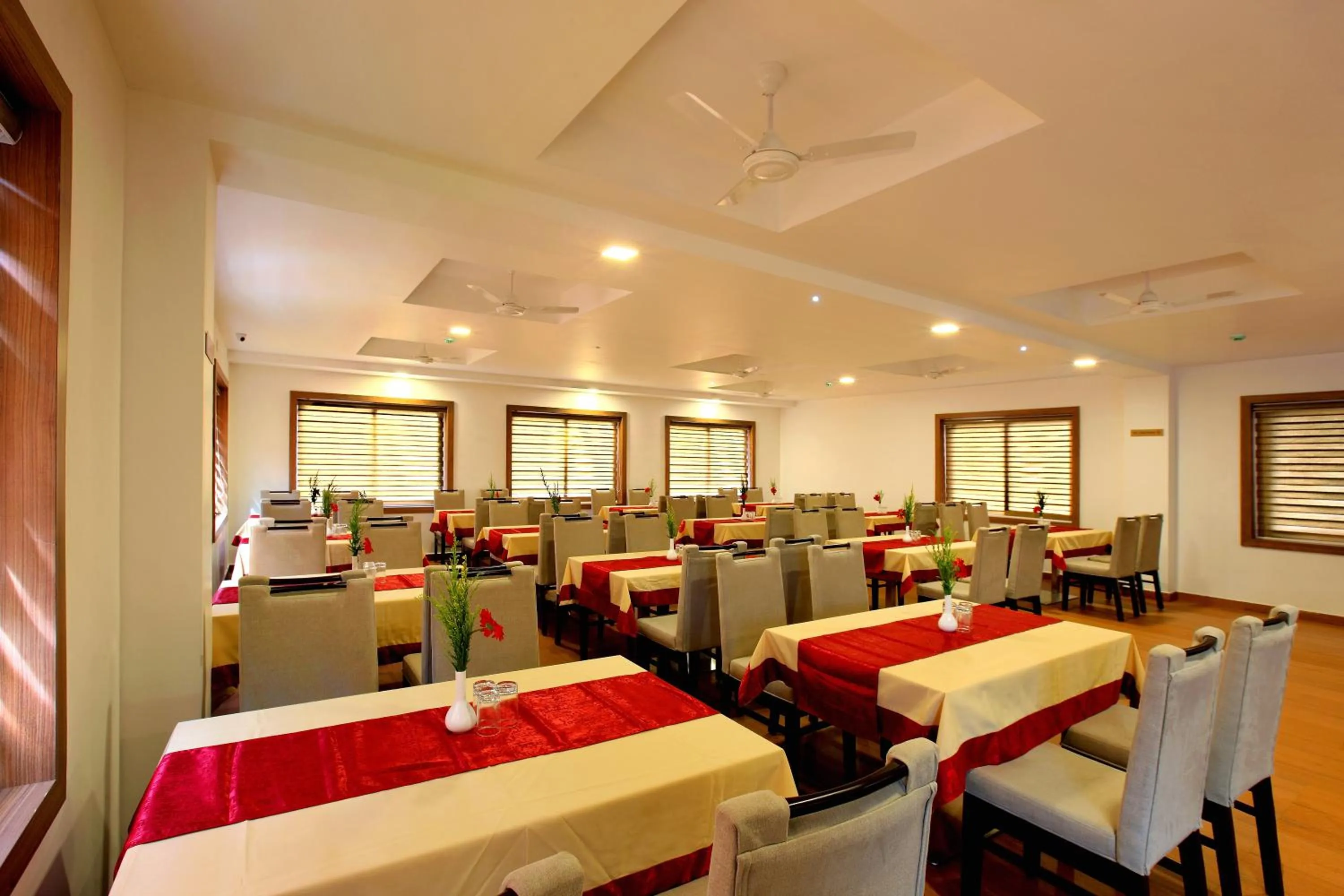 Restaurant/places to eat in Enkeys Residency