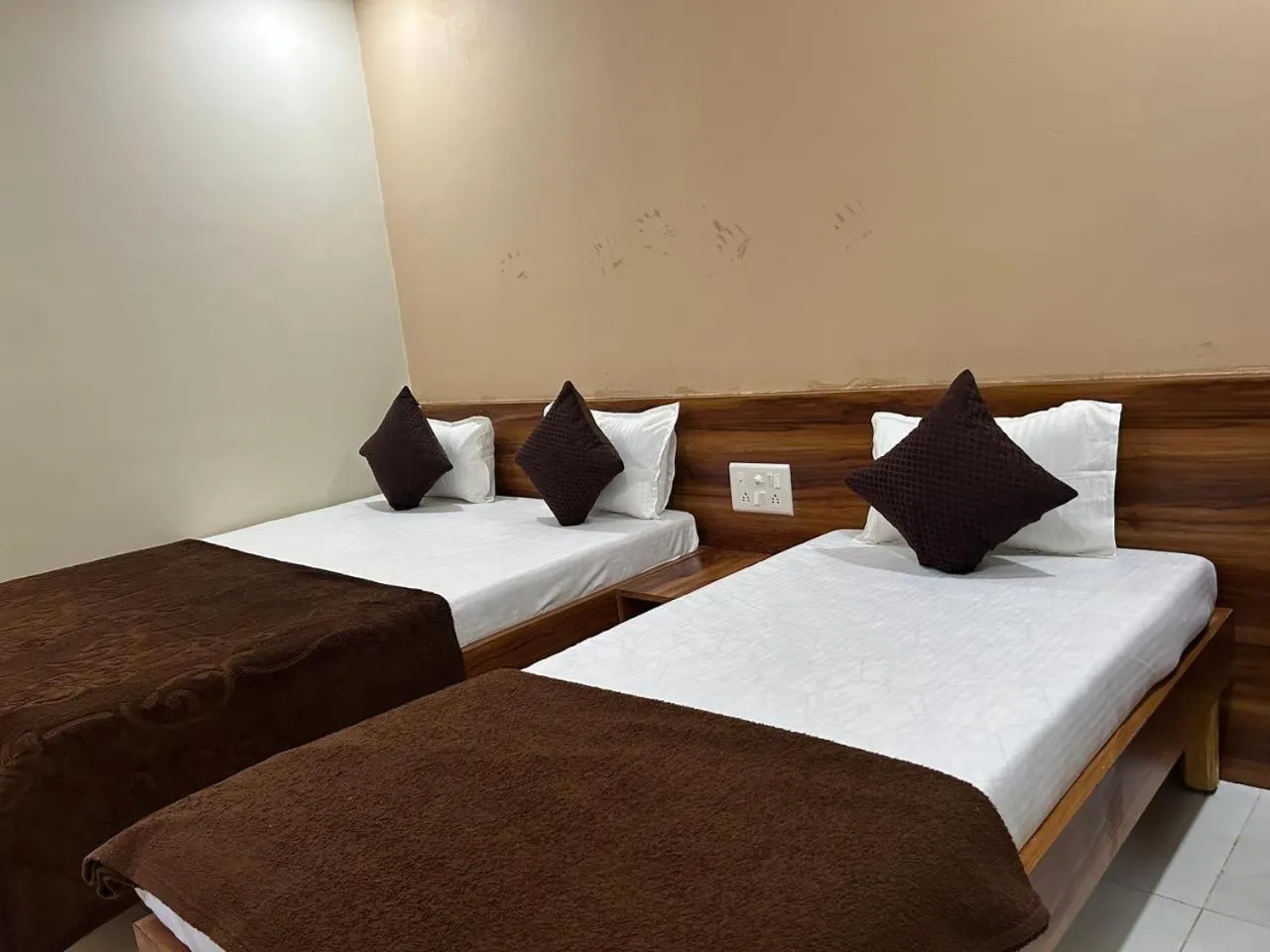 Bedroom, Bed in Hotel Samruddhi Residency
