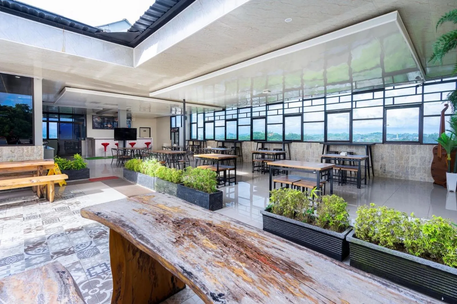 Grand Valonia Hotel Cafe & Park Jember