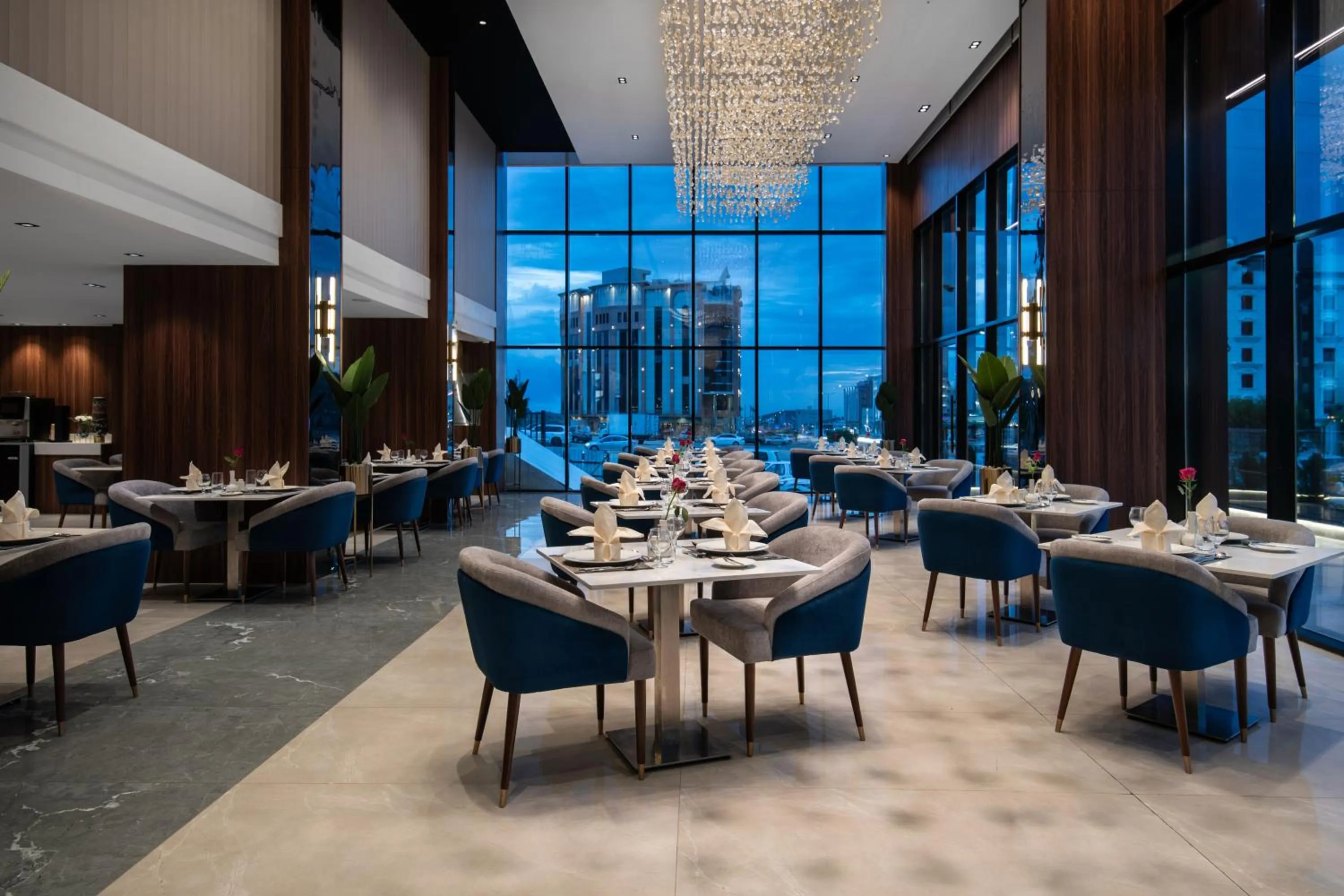 Restaurant/places to eat in Warwick Al Taif Hotel