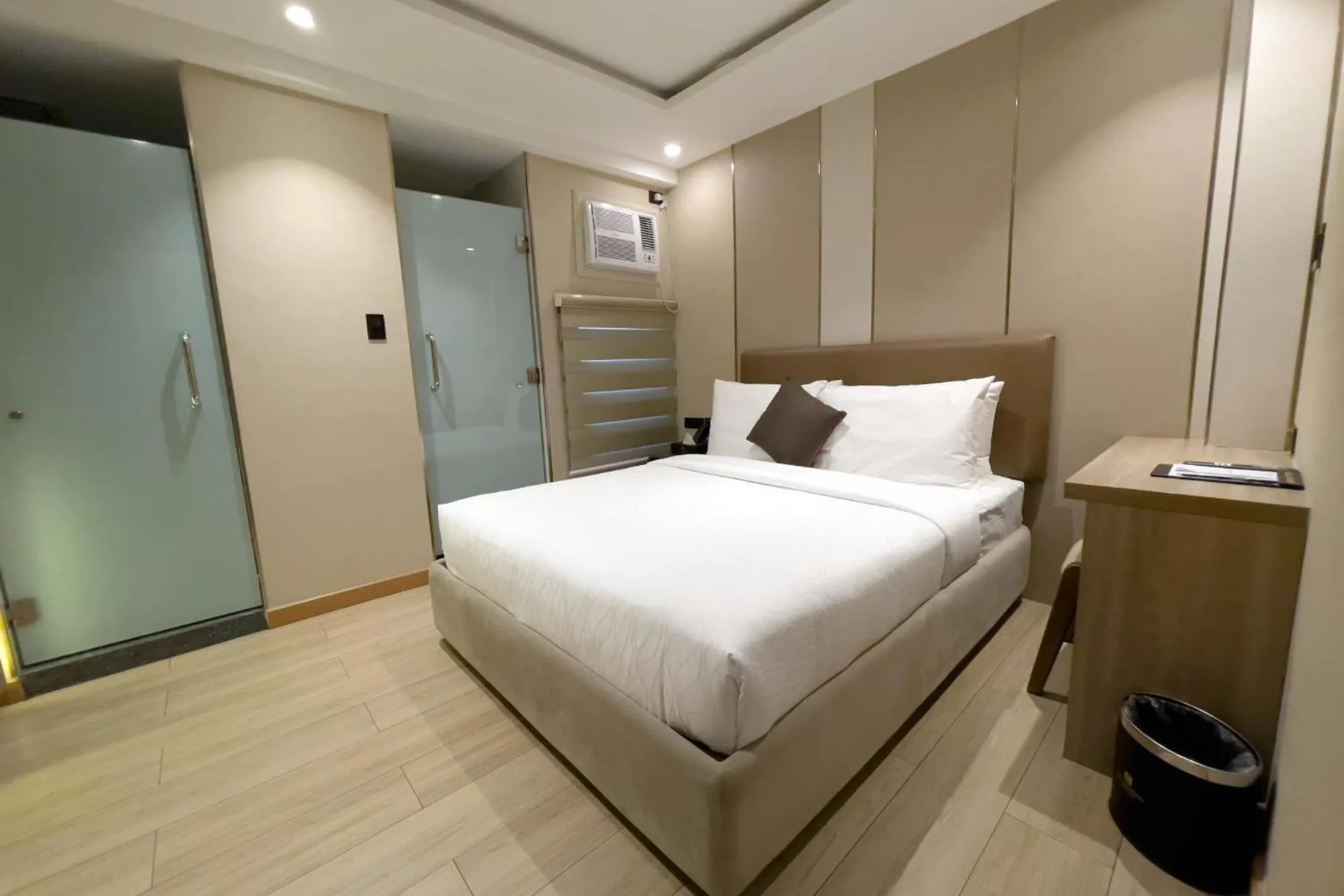 Bedroom, Bed in Belajandro Hotel Angeles City