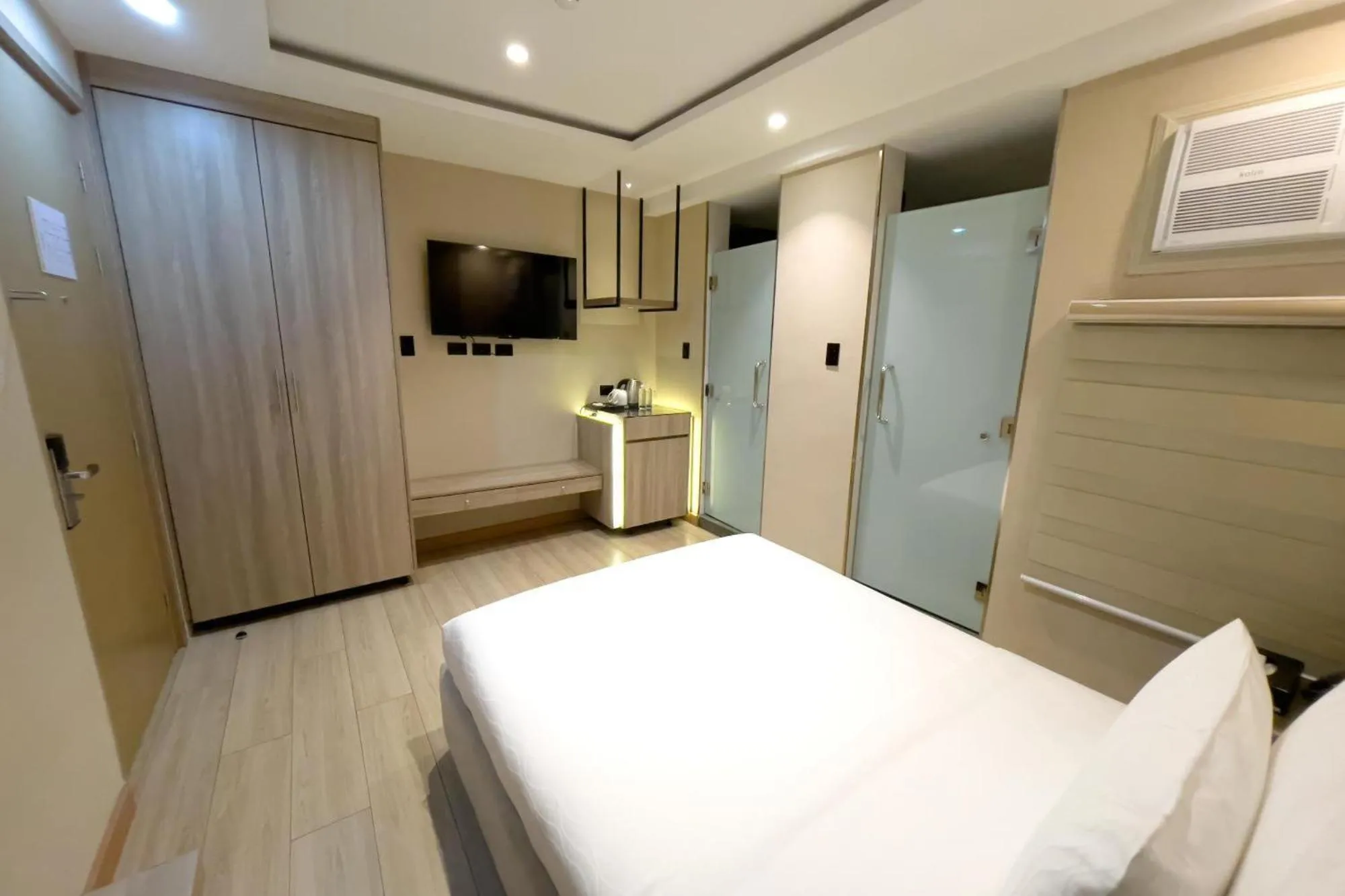 View (from property/room), Bed in Belajandro Hotel Angeles City