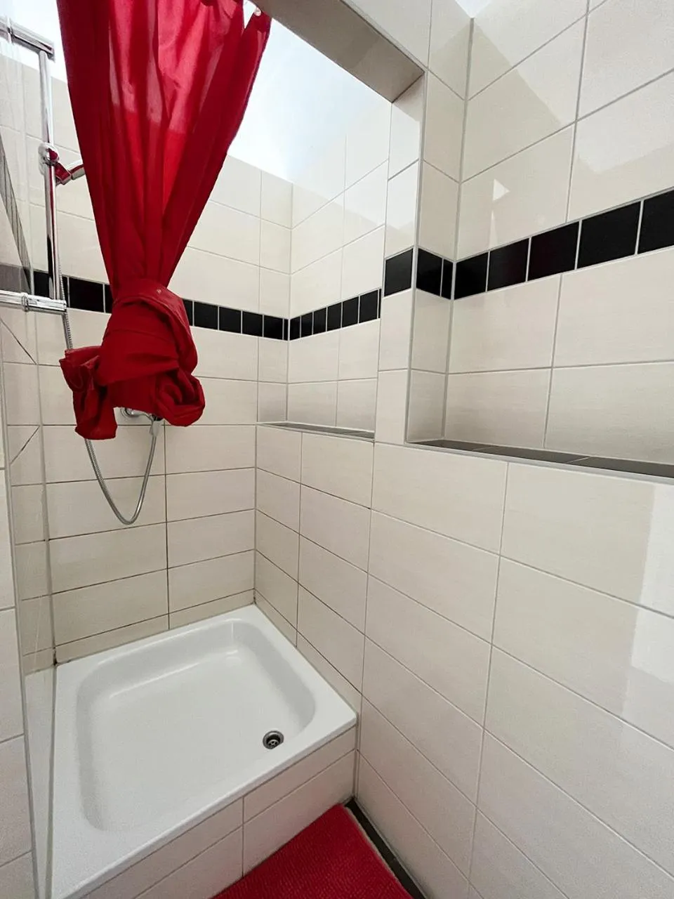 Shower in Homeplanet Hostel