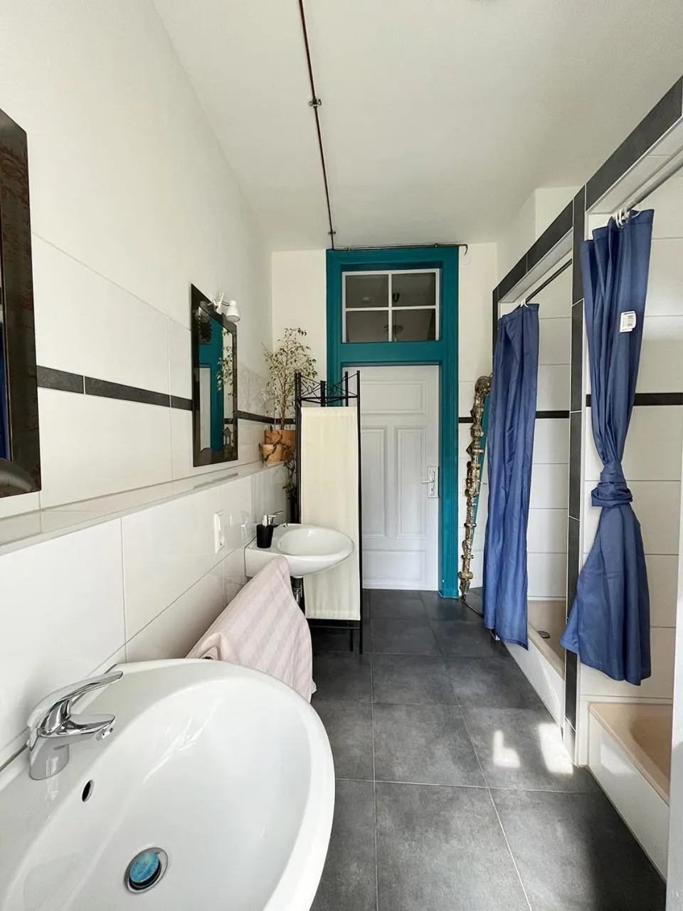 Shower in Homeplanet Hostel