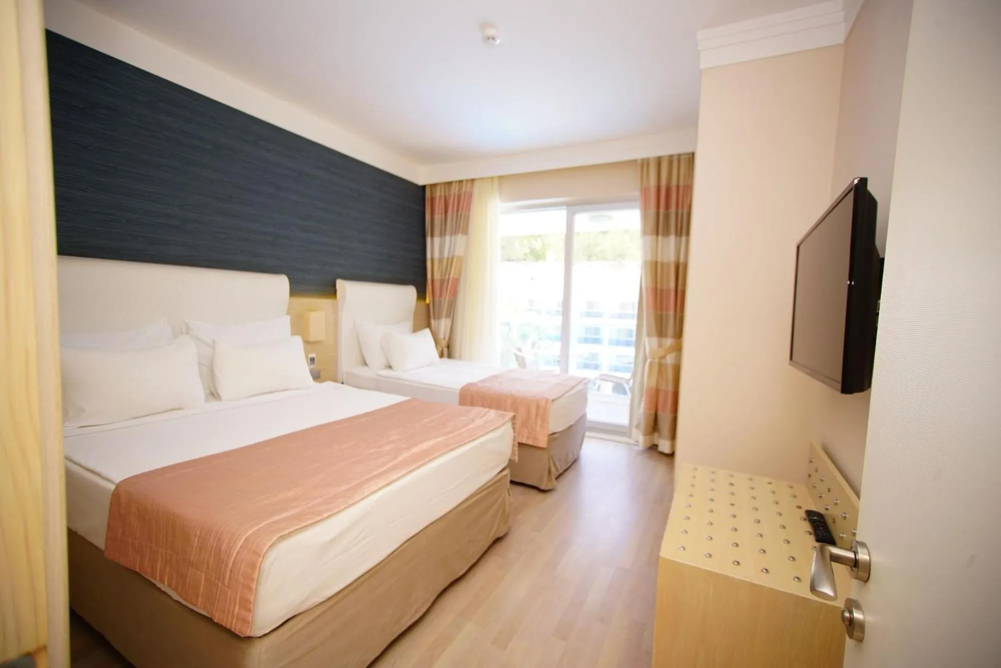 Bedroom in Turunc Resort Hotel