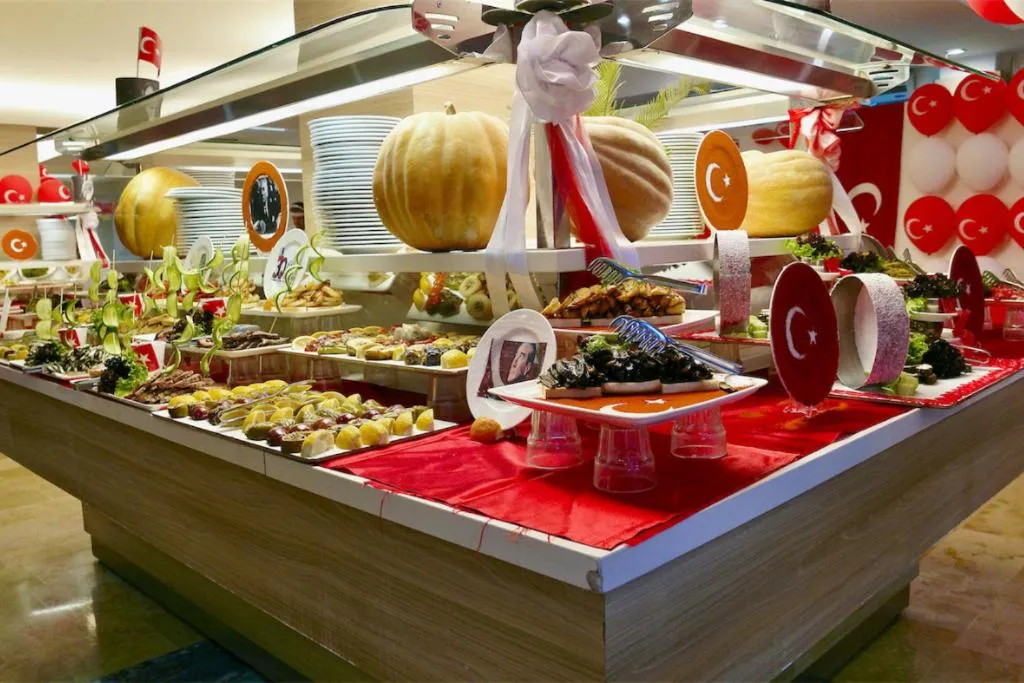 Restaurant/places to eat in Turunc Resort Hotel