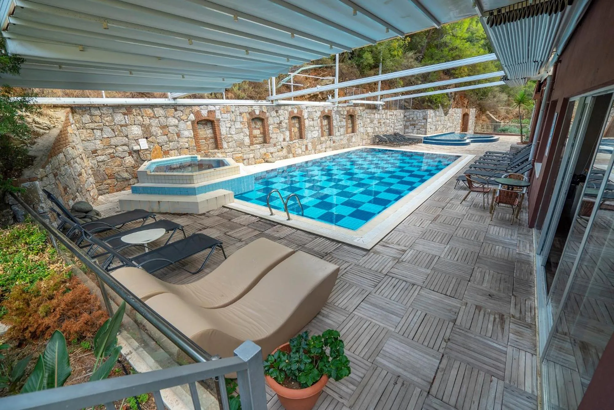 Swimming pool in Turunc Resort Hotel