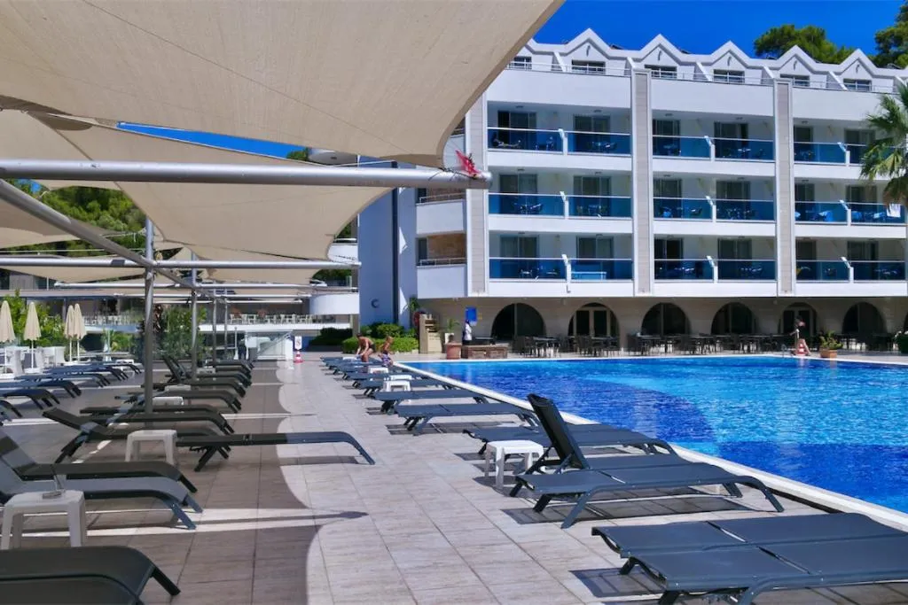 Swimming pool in Turunc Resort Hotel
