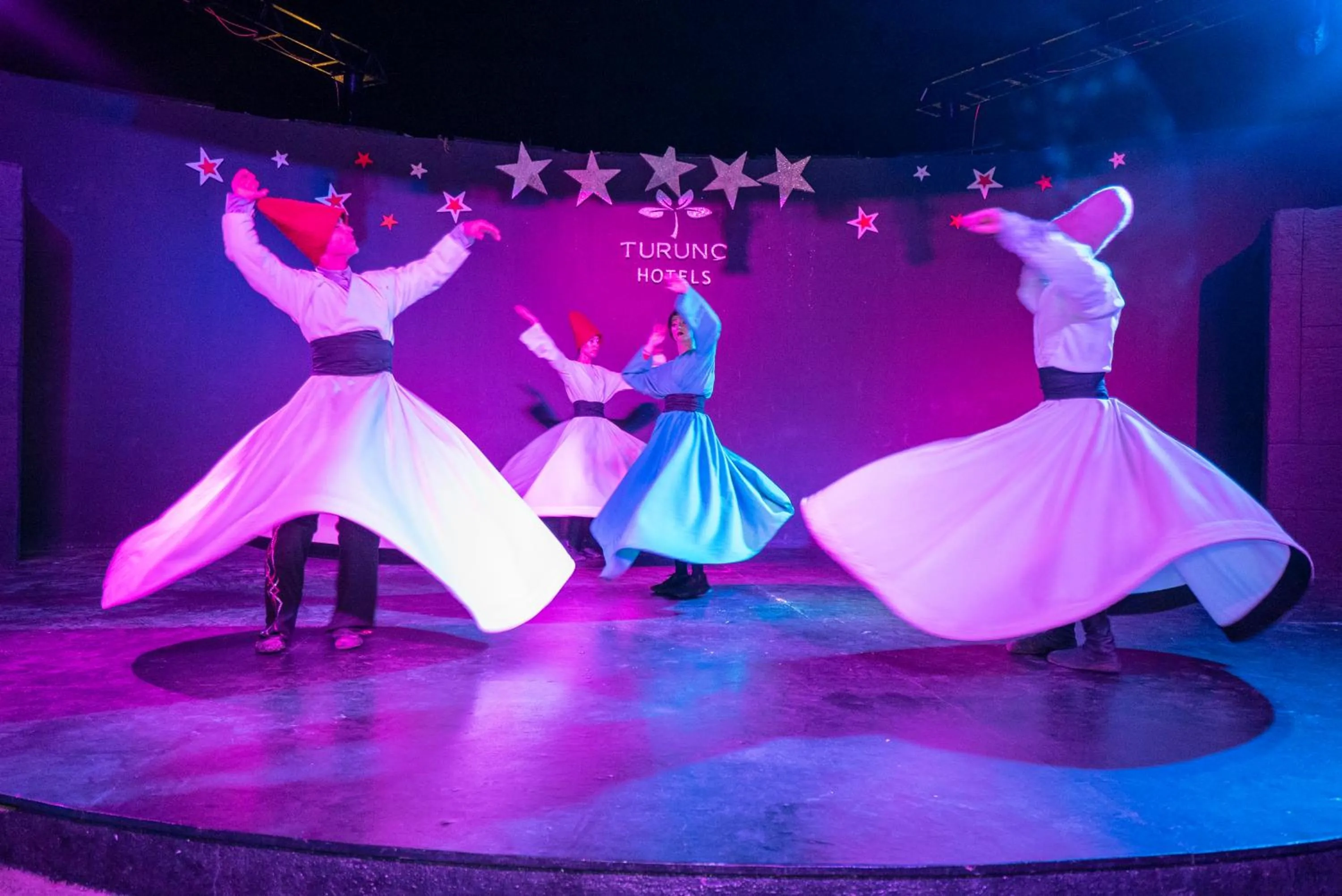 Evening entertainment in Turunc Resort Hotel