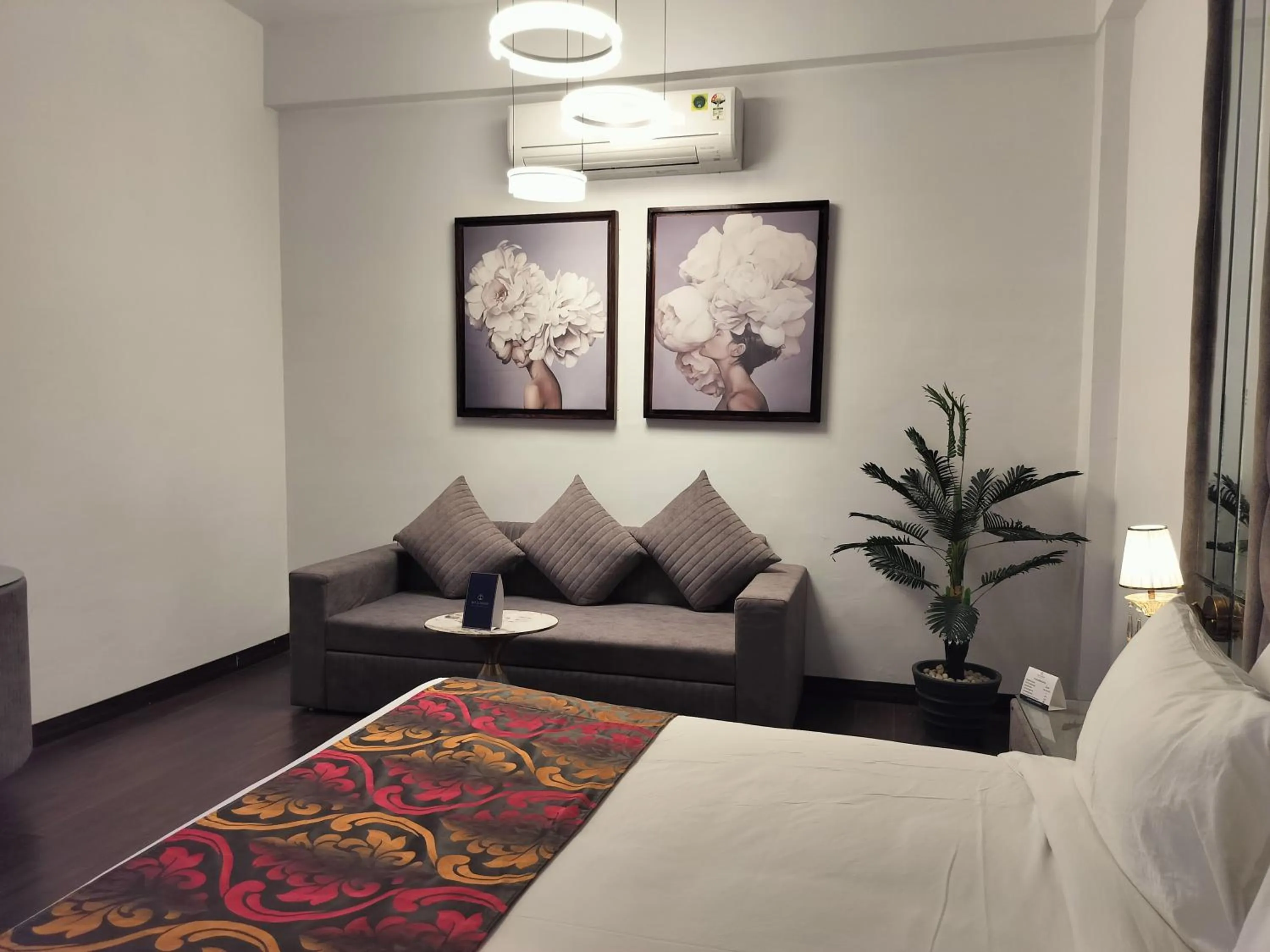 Bedroom, Bed in Bel-La Monde Hotel NH8 at 6km from IGI Airport Delhi