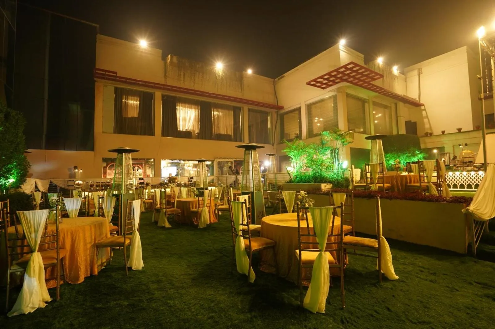 Banquet/Function facilities in Bel-La Monde Hotel NH8 at 6km from IGI Airport Delhi