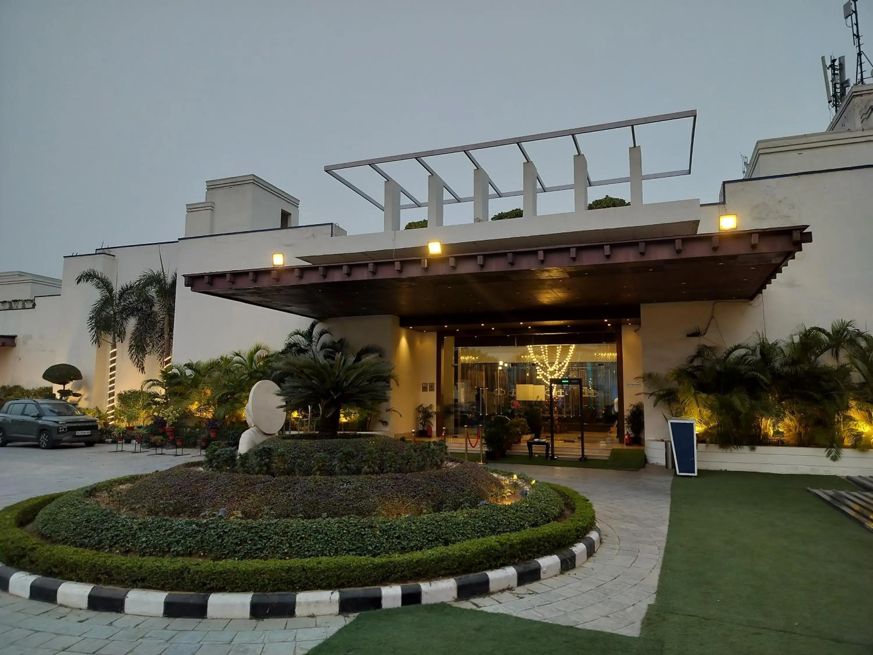 Property building in Bel-La Monde Hotel NH8 at 6km from IGI Airport Delhi