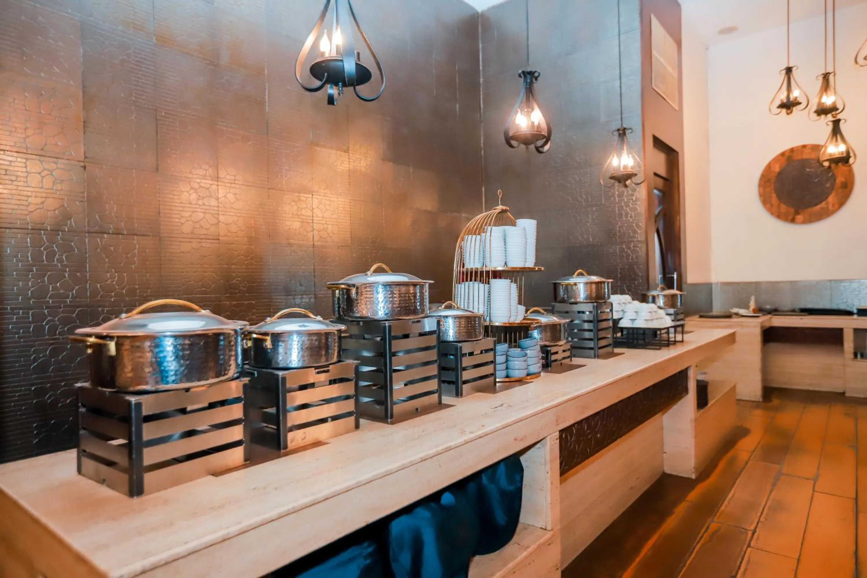 Restaurant/places to eat in Bel-La Monde Hotel NH8 at 6km from IGI Airport Delhi