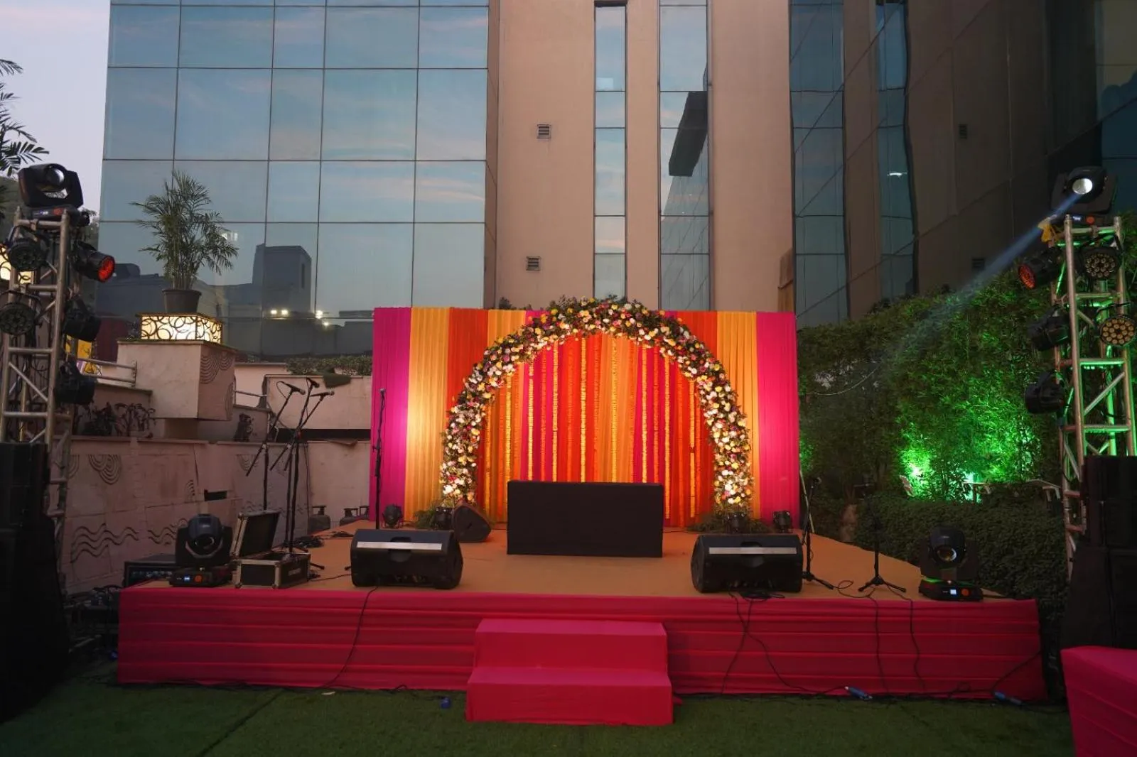 Banquet/Function facilities in Bel-La Monde Hotel NH8 at 6km from IGI Airport Delhi