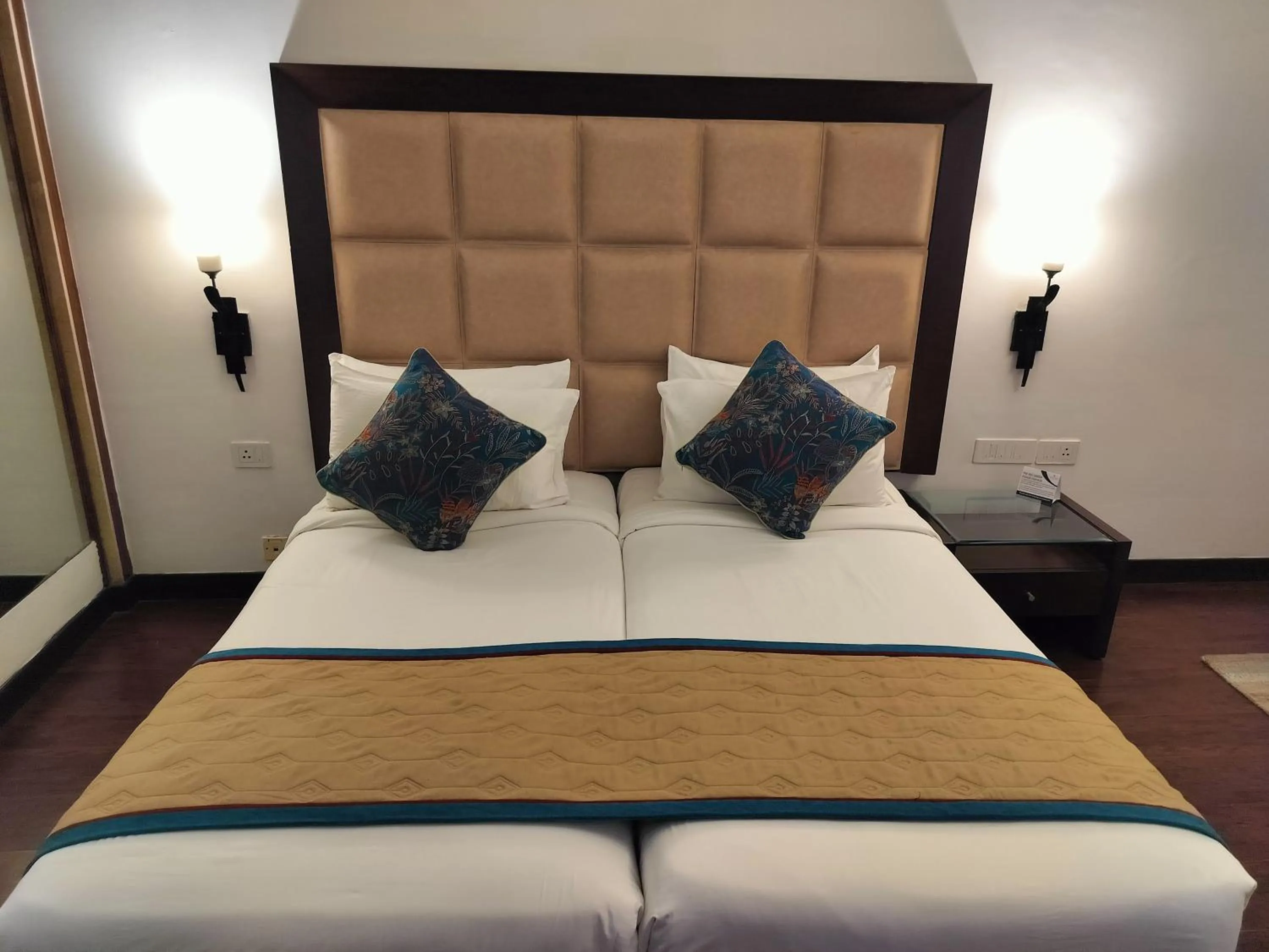 Bed in Bel-La Monde Hotel NH8 at 6km from IGI Airport Delhi
