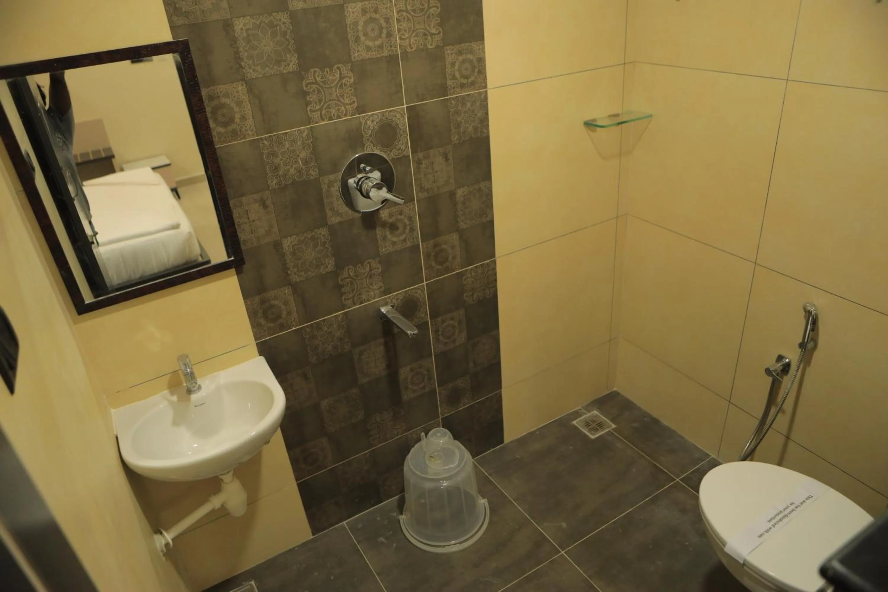 Shower in KANS ONE - Hotel & Banquets