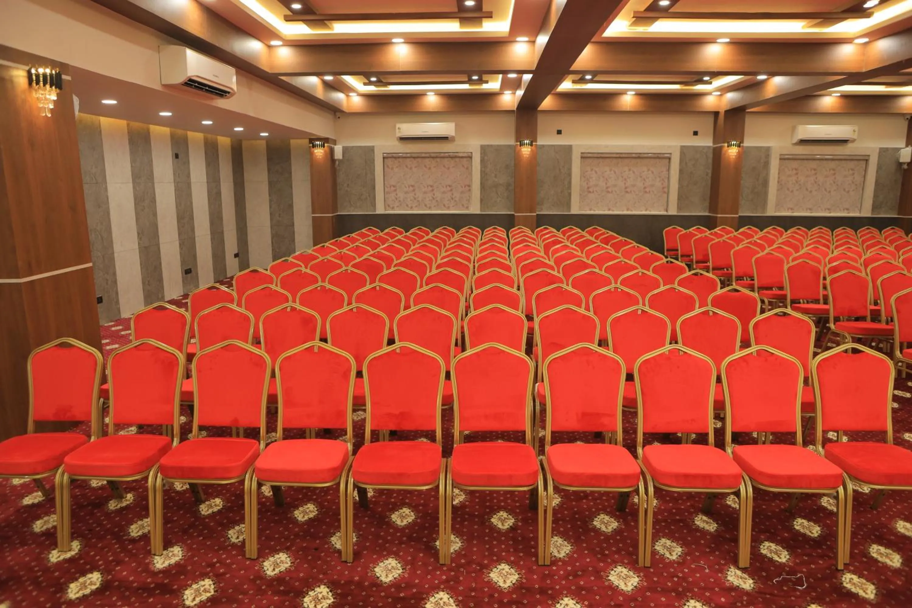 Business facilities in KANS ONE - Hotel & Banquets