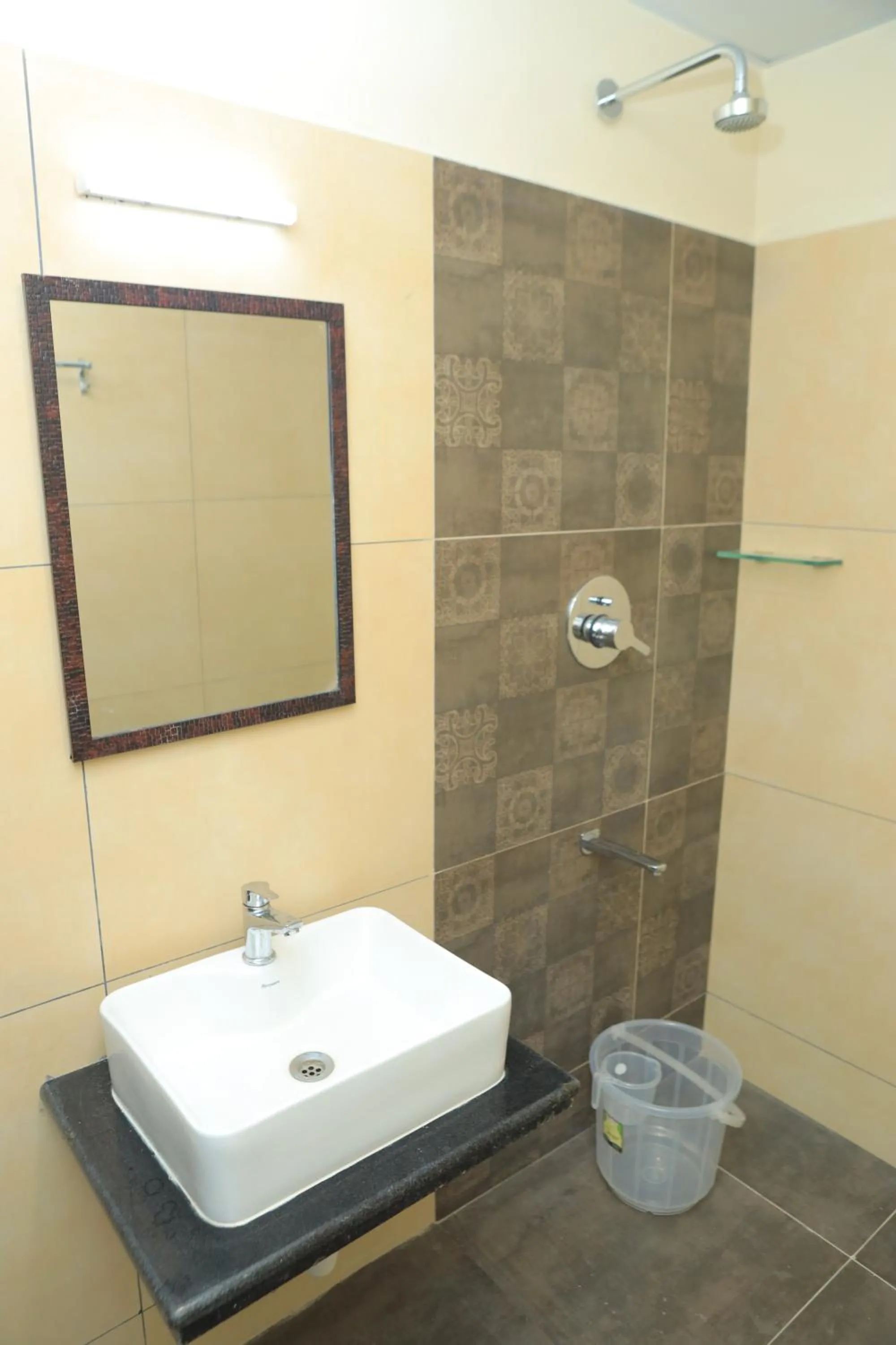 Shower in KANS ONE - Hotel & Banquets