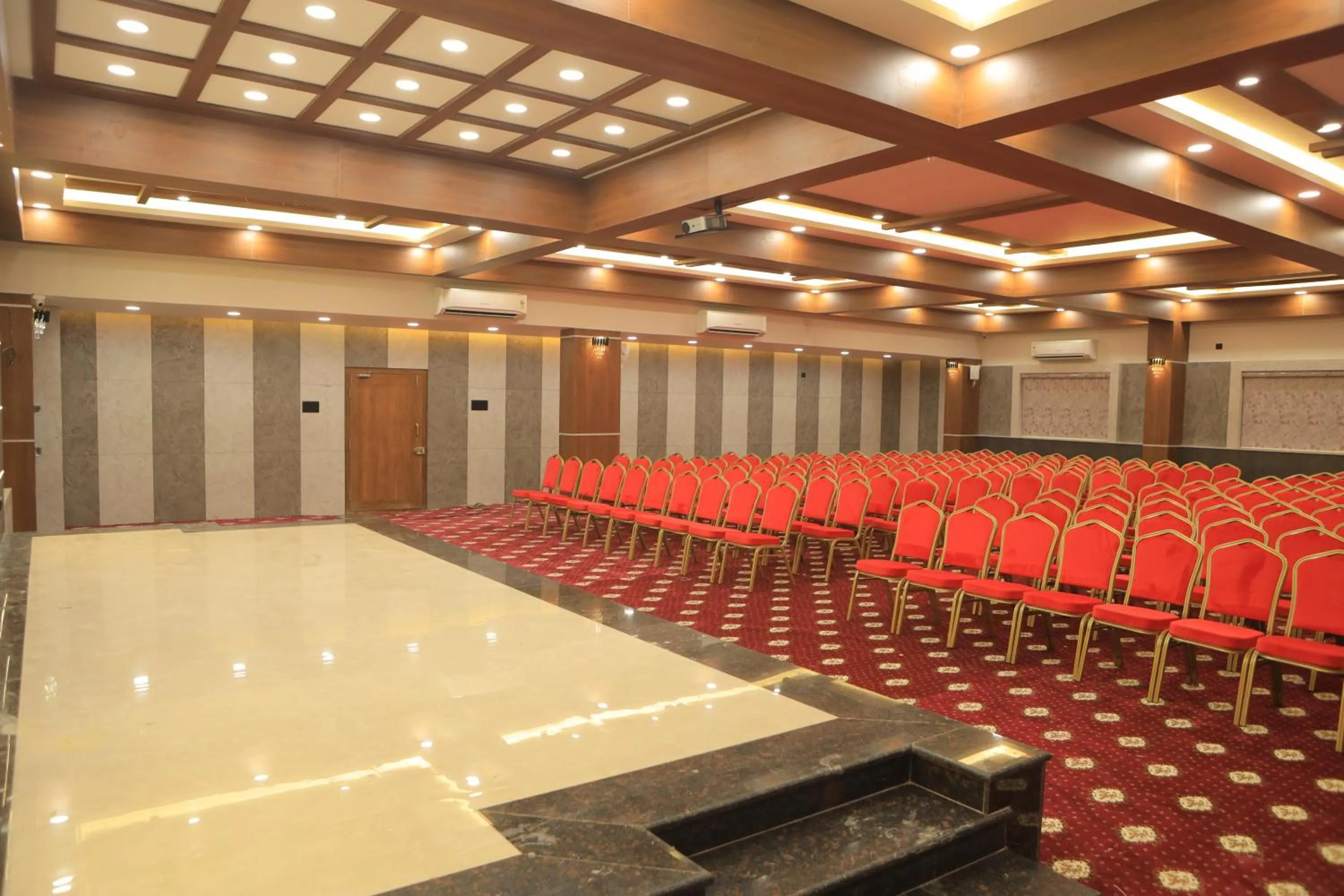 Business facilities in KANS ONE - Hotel & Banquets